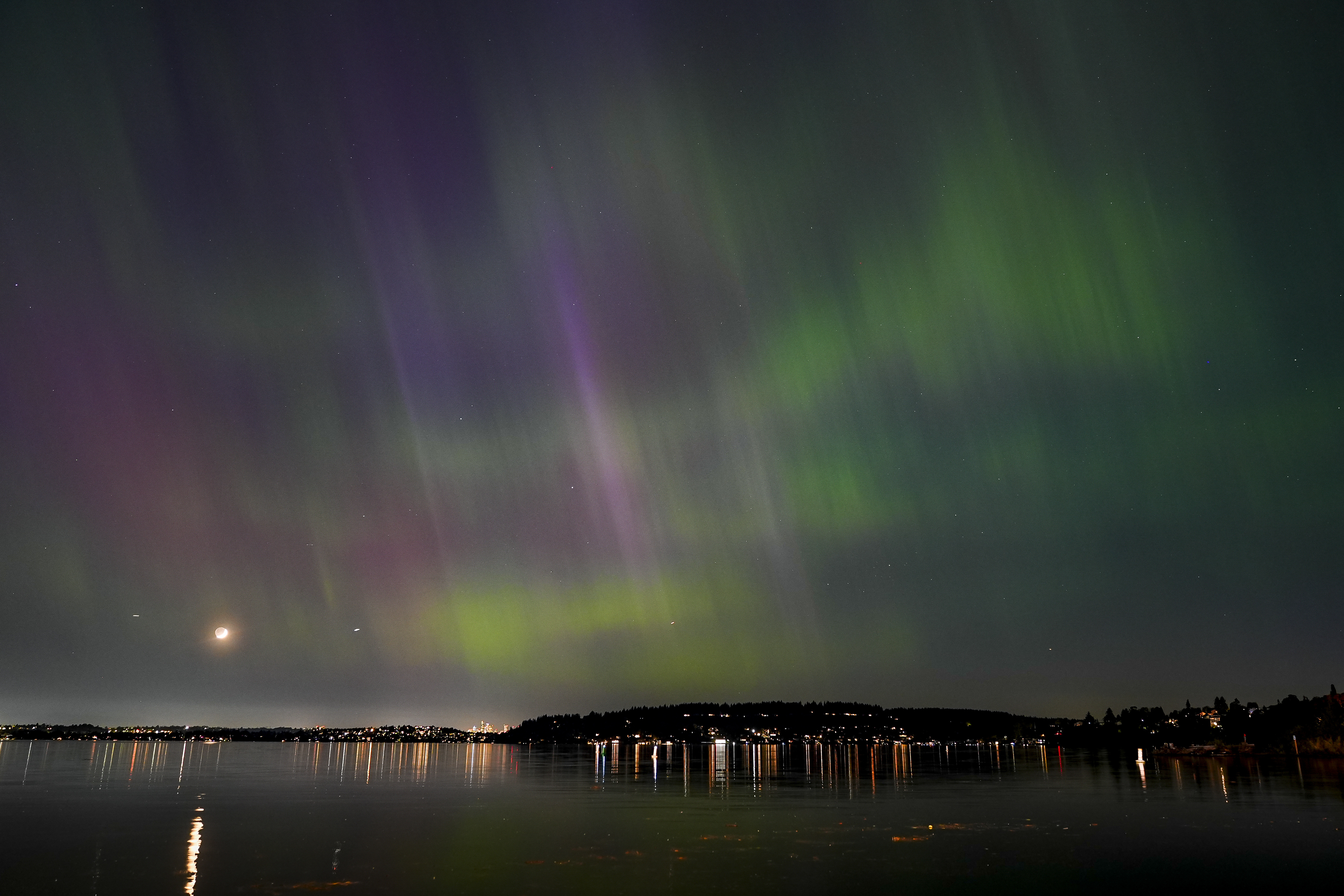 Norrsken över Lake Washington i västra USA natten mellan 10 och 11 maj. Foto: Lindsey Wasson/AP/TT