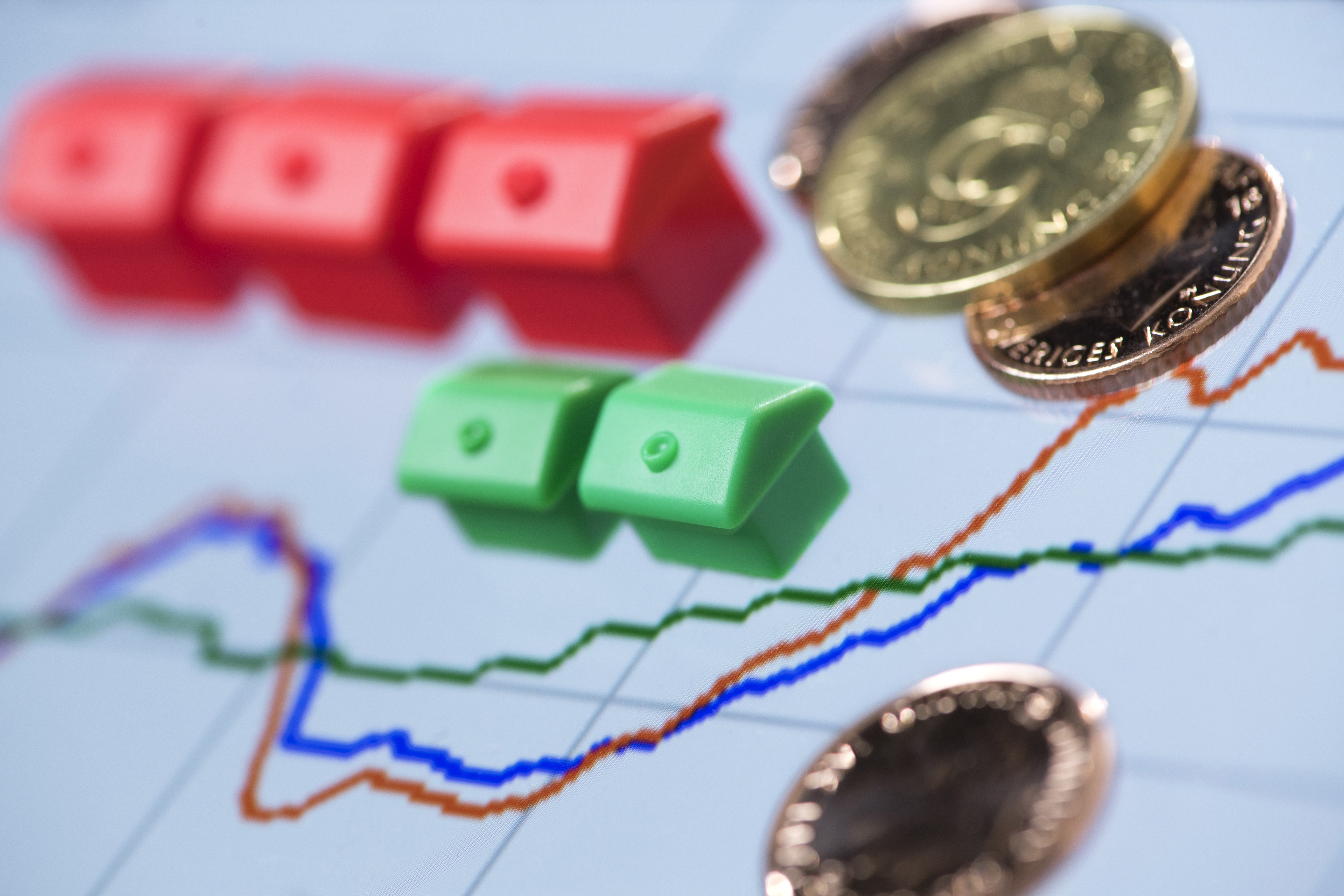 Flera banker sänker nu räntorna på de rörliga bolånen. Arkivbild. Foto: Fredrik Sandberg/TT