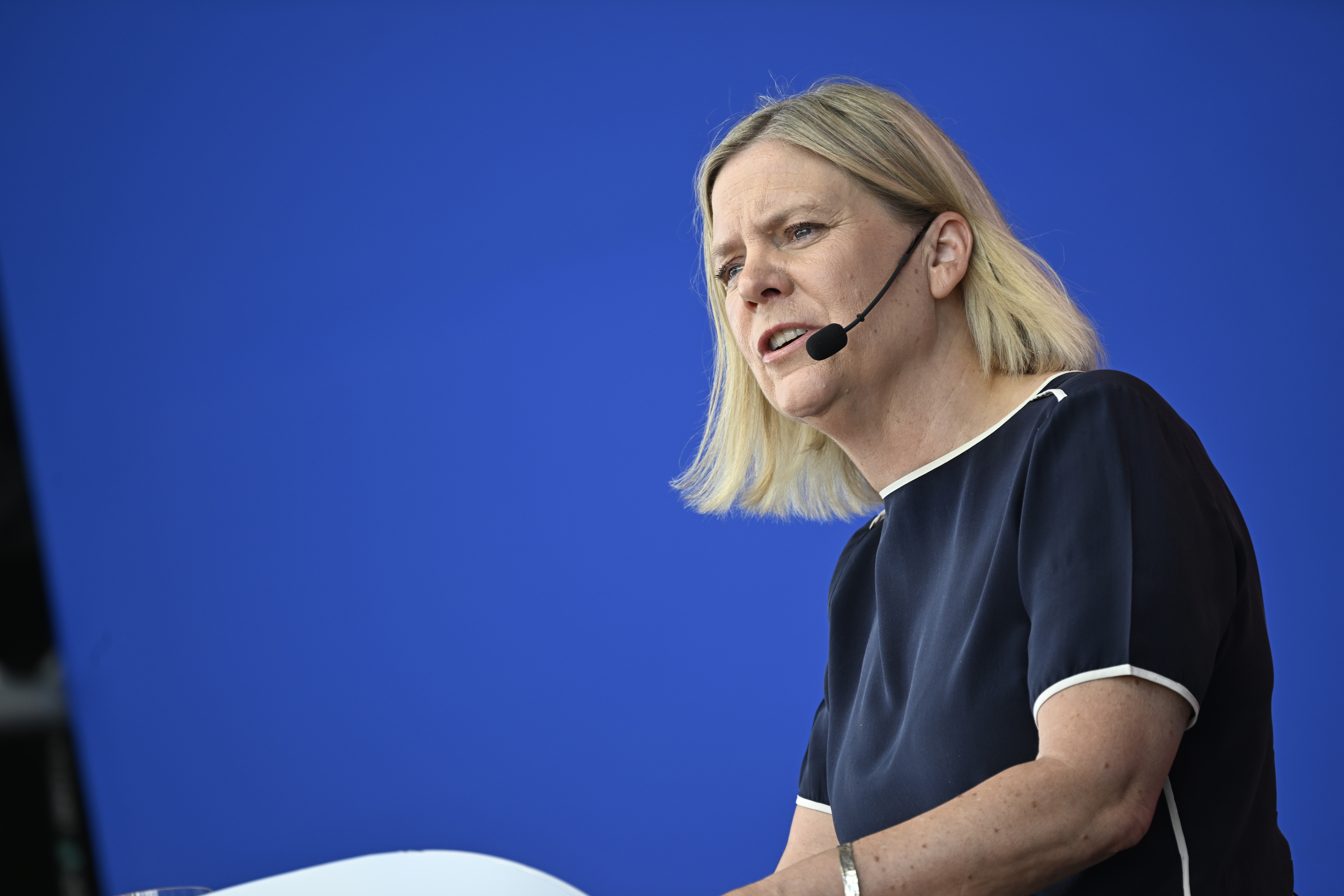 Socialdemokraternas partiledare Magdalena Andersson talar under Järvaveckan i Spånga. Foto: Pontus Lundahl/TT