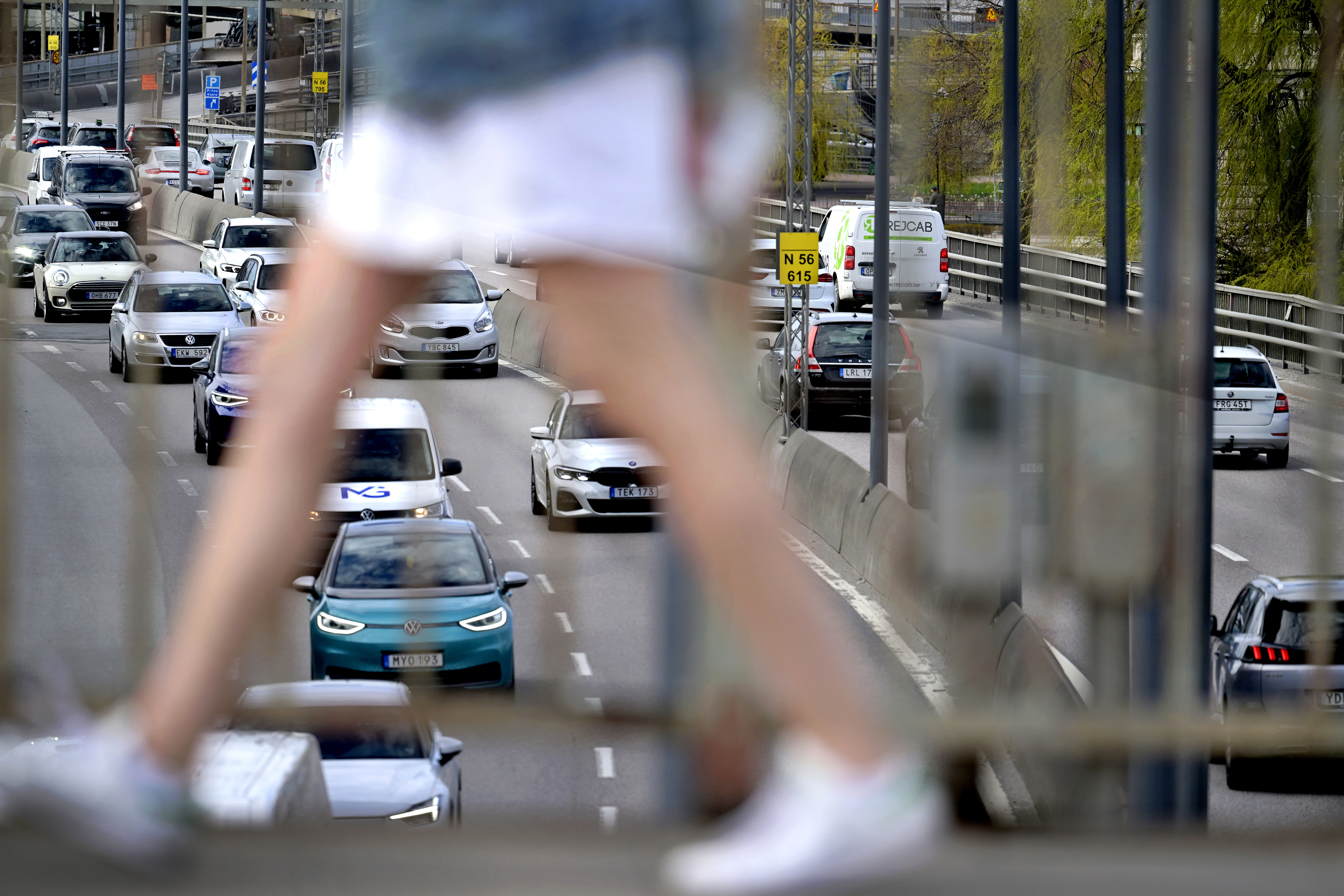 Elbilar kan vara större hot än bensinbilar om du är ute och traskar i trafiken. Arkivbild. Foto: Janerik Henriksson/TT