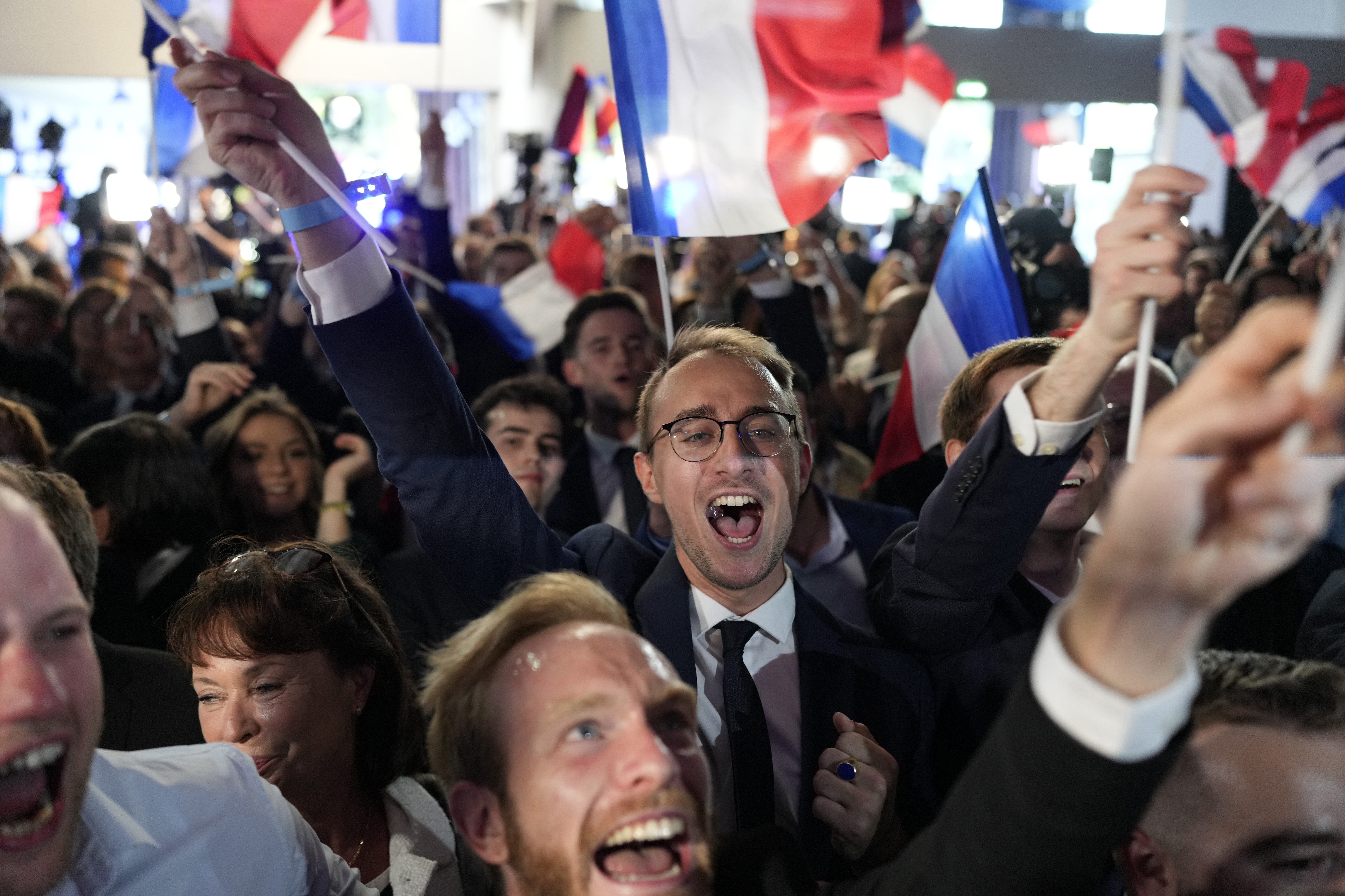Läget är oklart i fransk politik sedan parlamentet upplösts av president Emmanuel Macron efter framgångarna för ytterhögerpartiet Nationell samlings (RN) i EU-valet i helgen. Foto: Lewis Joly AP/TT