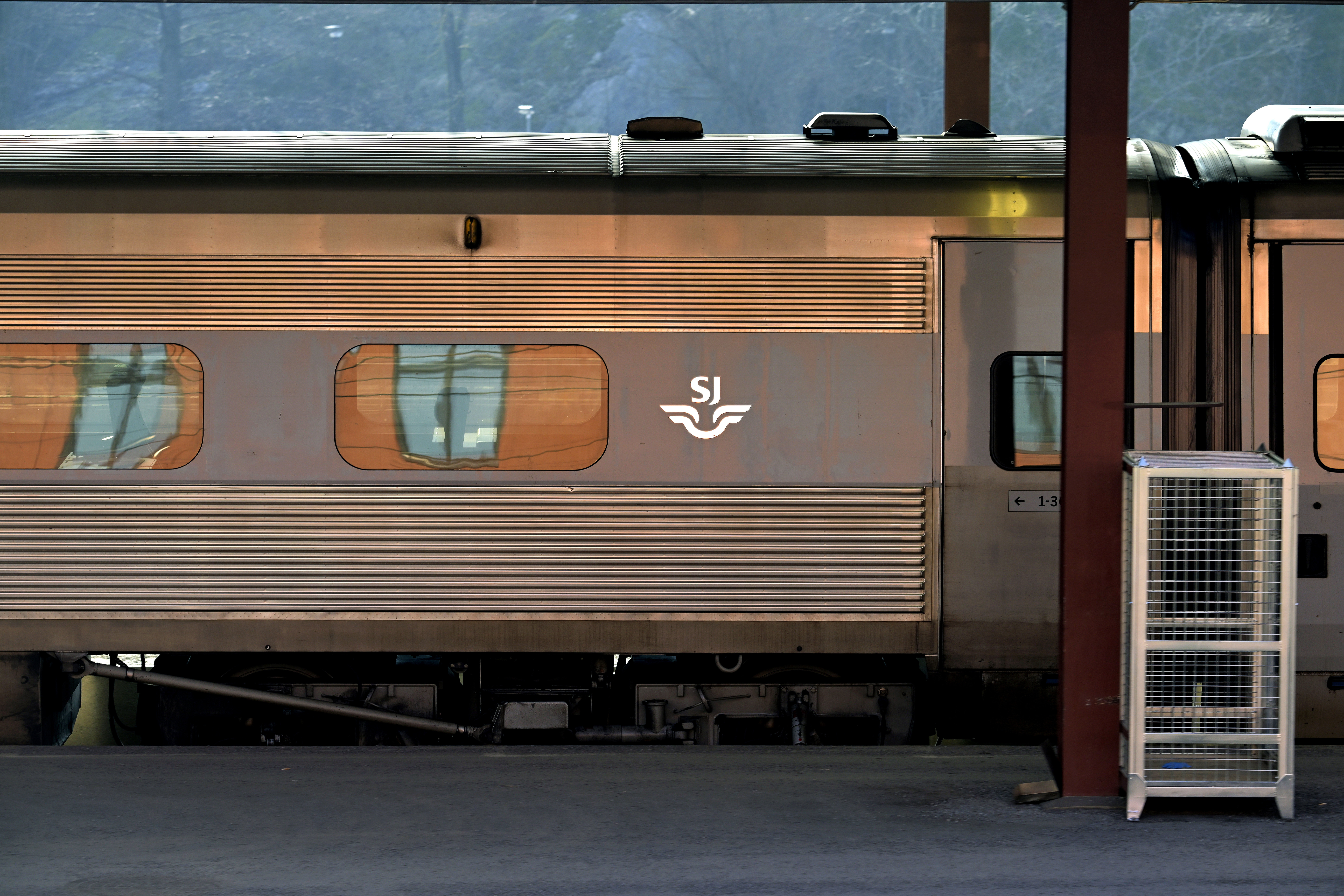 Tågtrafiken vid Stockholms centralstation står still under tisdagsmorgonen. Foto: Janerik Henriksson/TT