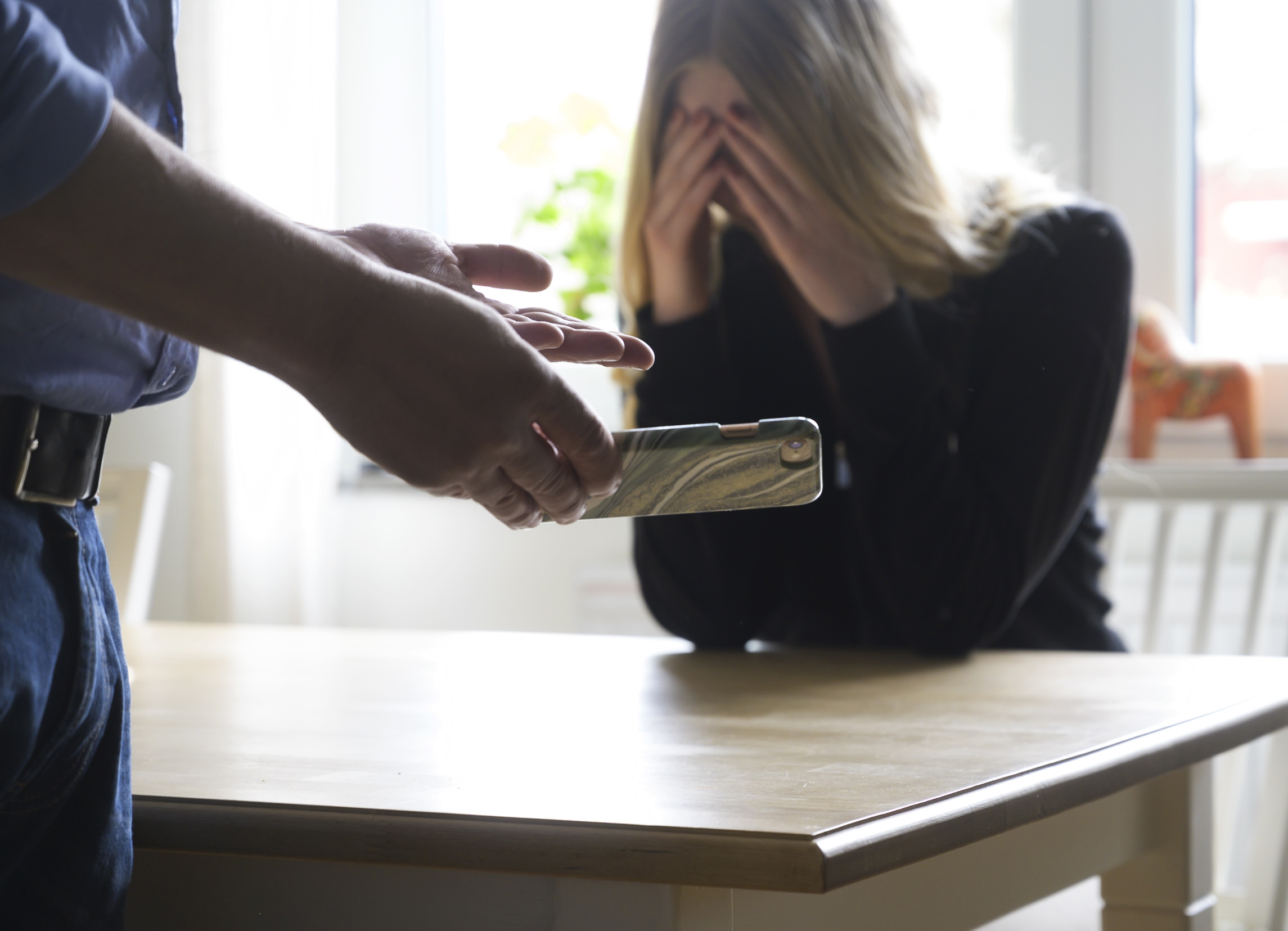 Fler våldsutsatta ska kunna lämna destruktiva relationer. Arkivbild. Foto: Fredrik Sandberg/TT