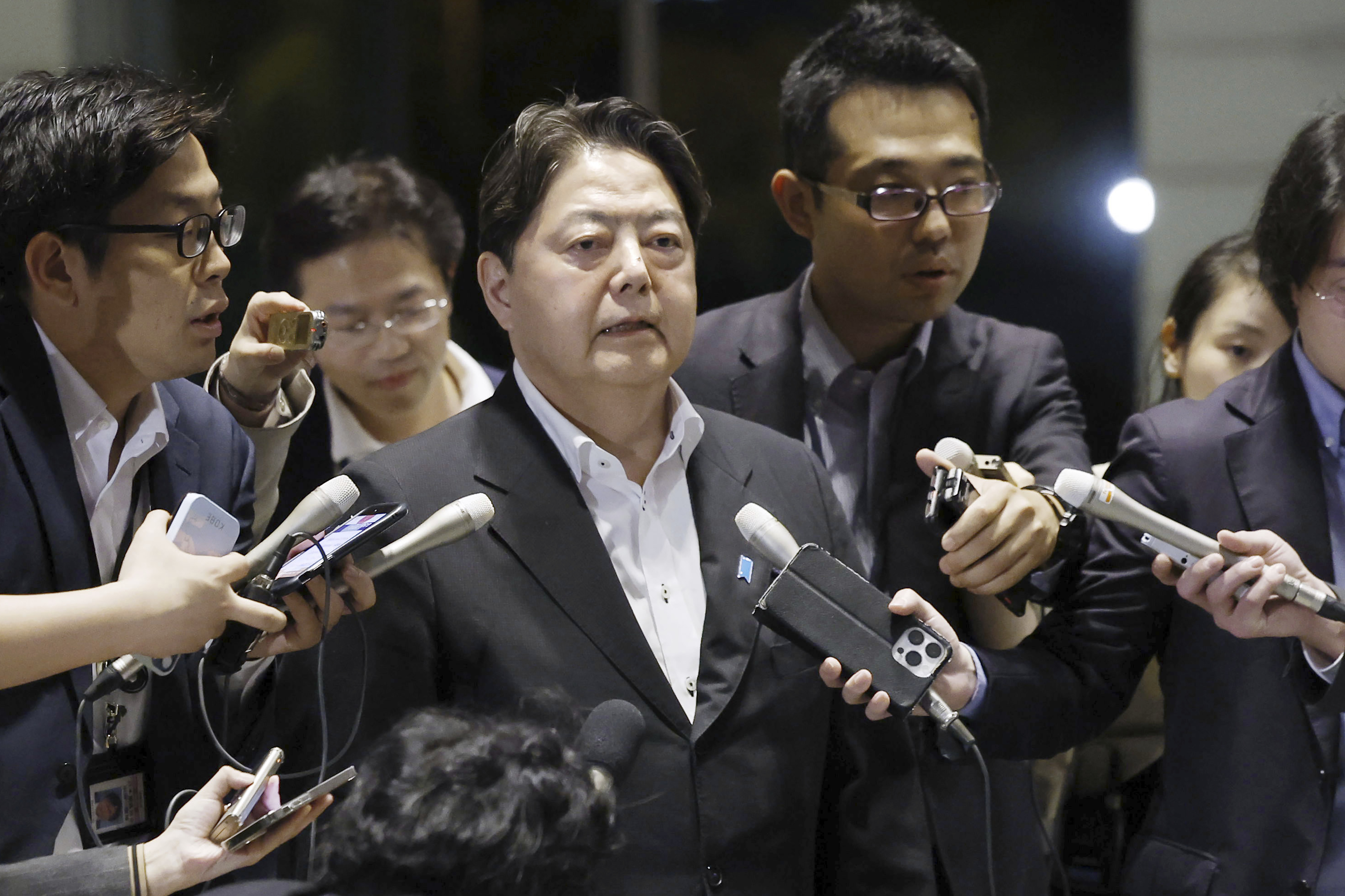 Den japanska regeringens talesperson Yoshimasa Hayashi. Arkivbild. Foto: Nyhetsbyrån Kyodo via AP/TT