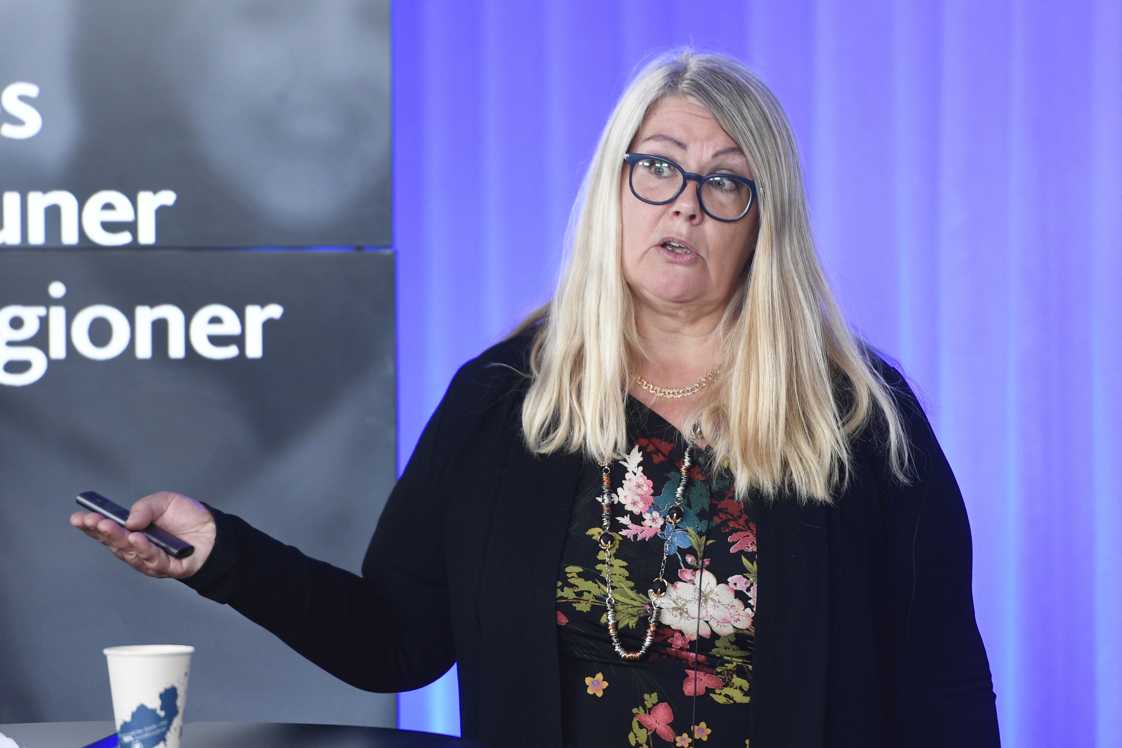 Annika Wallenskog, chefsekonom på SKR, säger att regionernas prognoser blev sämre än väntat. Arkivbild. Foto: Ali Lorestani/TT