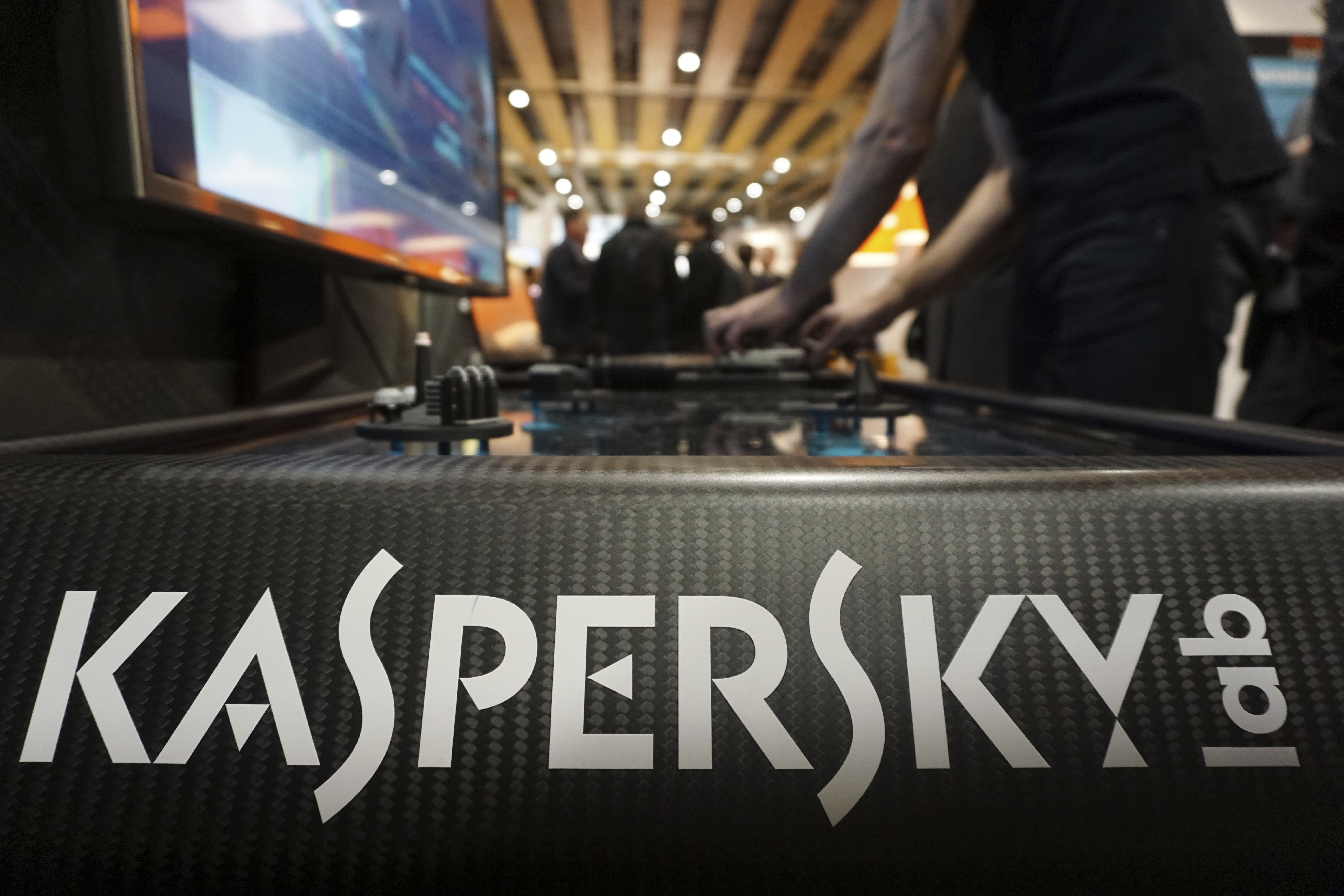 Det ryska it-säkerhetsföretaget Kaspersky drabbas av sanktioner. Arkivbild. Foto: Raphael Satter/AP/TT