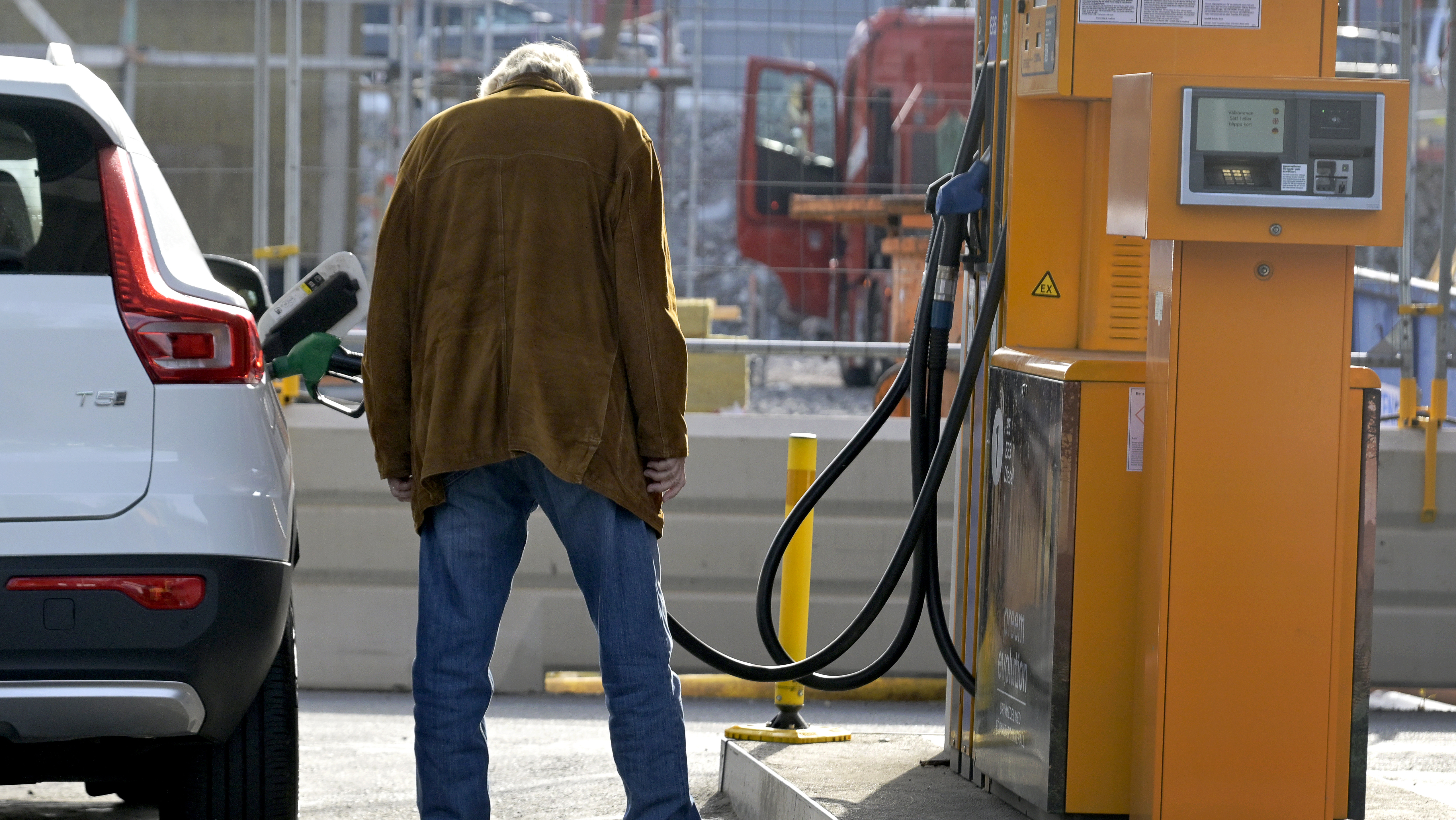 Dyrare att fylla tanken. Arkivbild. Foto: Janerik Henriksson/TT