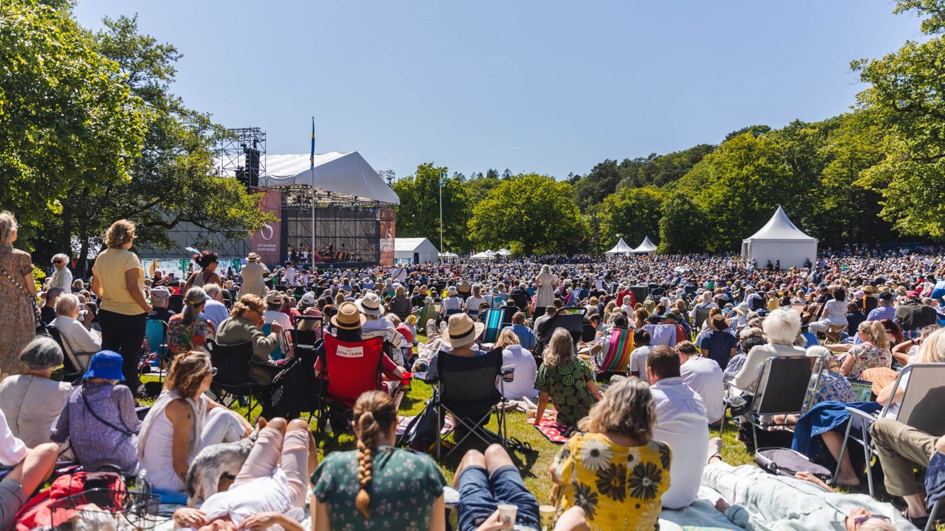 Den 6 juni bjöd Symfonikerna under ledning av Burstedt på ett medryckande program. Här en bild från förra årets konsert. Foto: Francis Löfvenholm