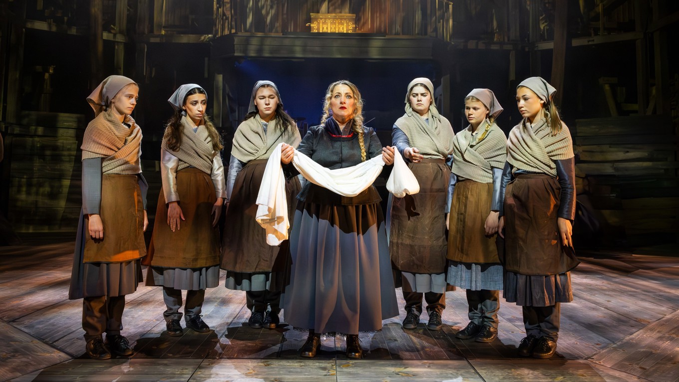 I Västanå Musik & Teaters uppsättning av ”Herr Arnes penningar” utmanas människan av såväl synliga som osynliga krafter. Foto: Håkan Larsson