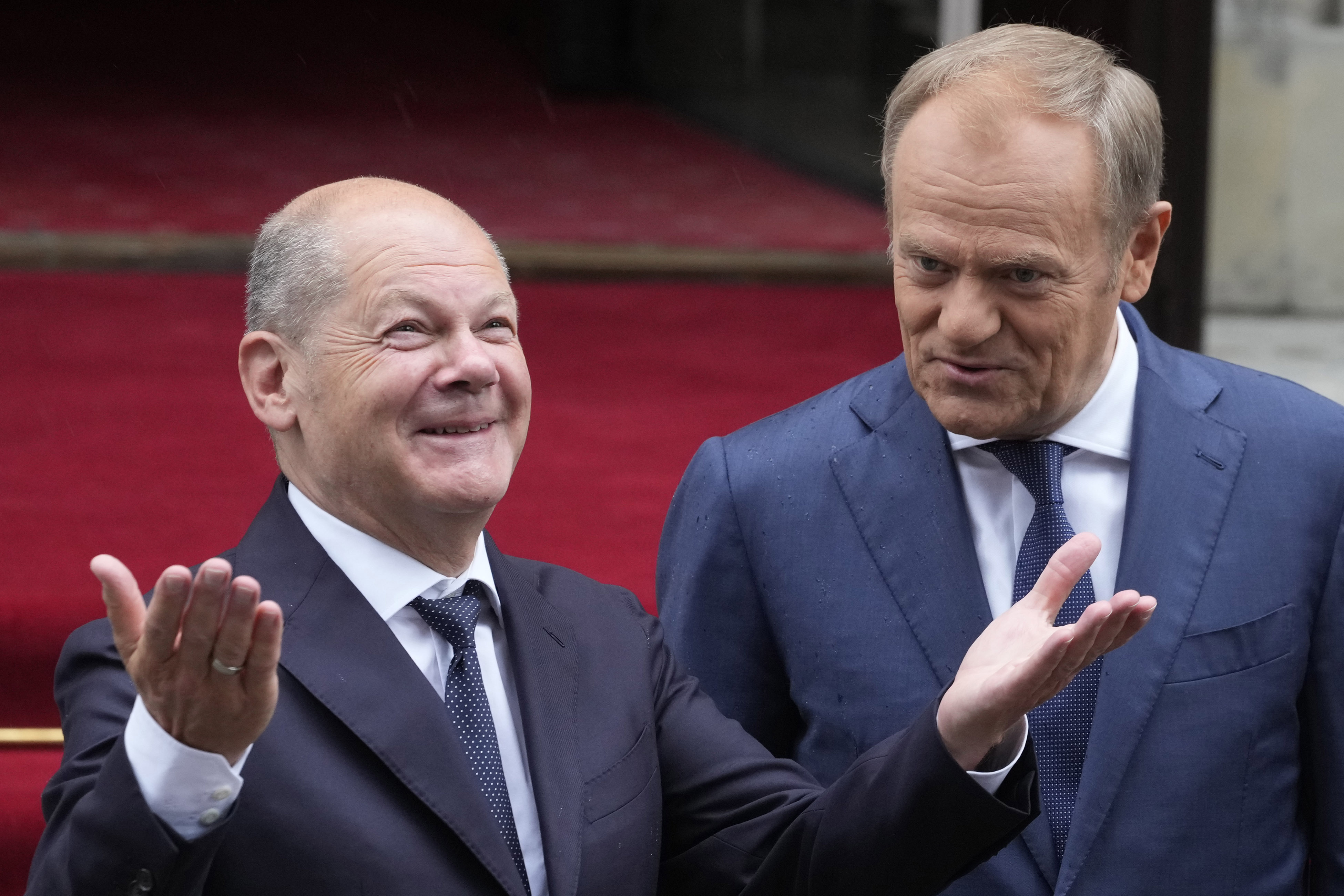 Tysklands förbundskansler Olaf Scholz och Polens premiärminister Donald Tusk i Warszawa på tisdagen. Foto: Czarek Sokolowski/AP/TT