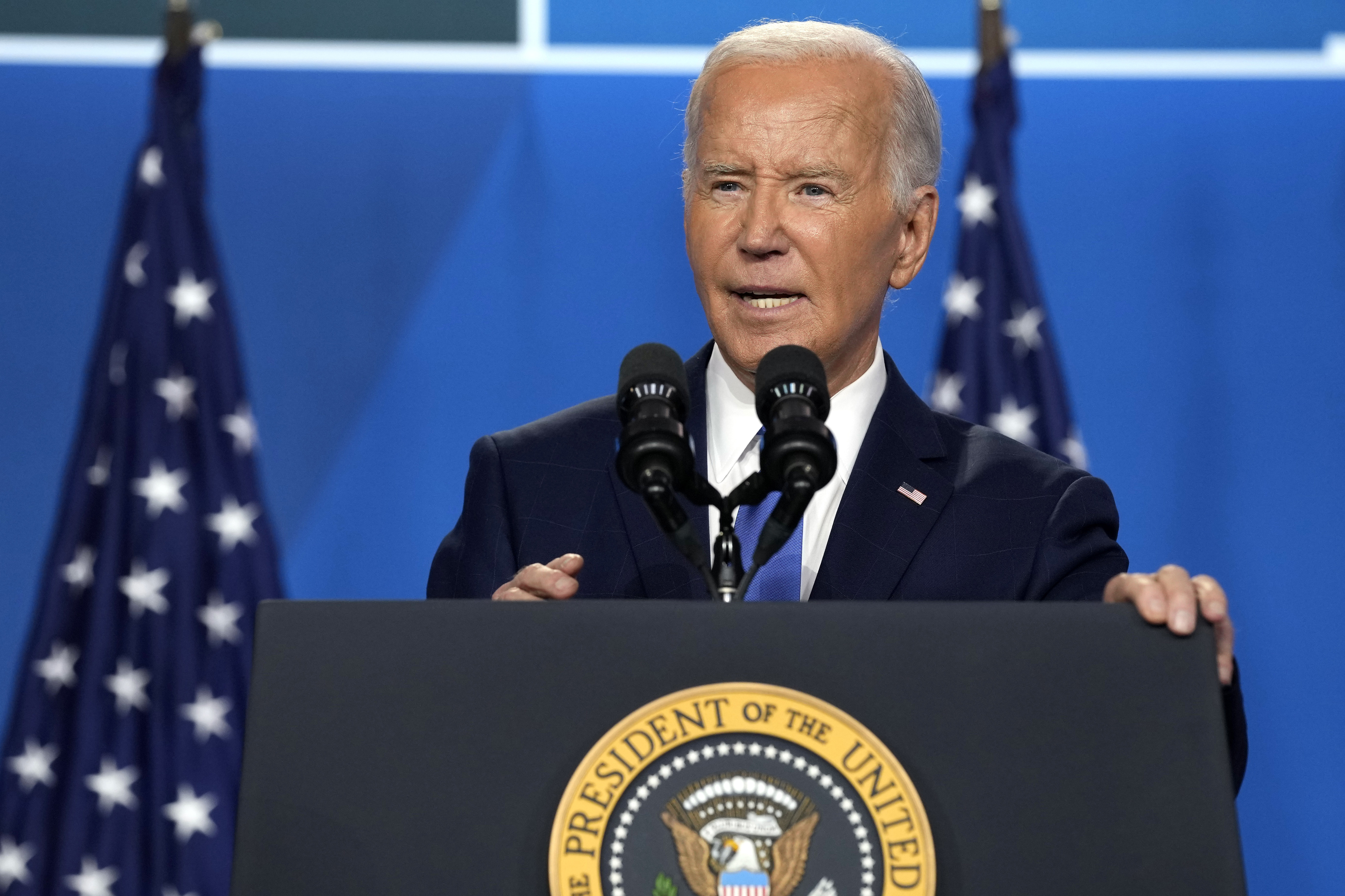 President Joe Bideni samband med presskonferensen i Washington. Foto: Susan Walsh/AP/TT