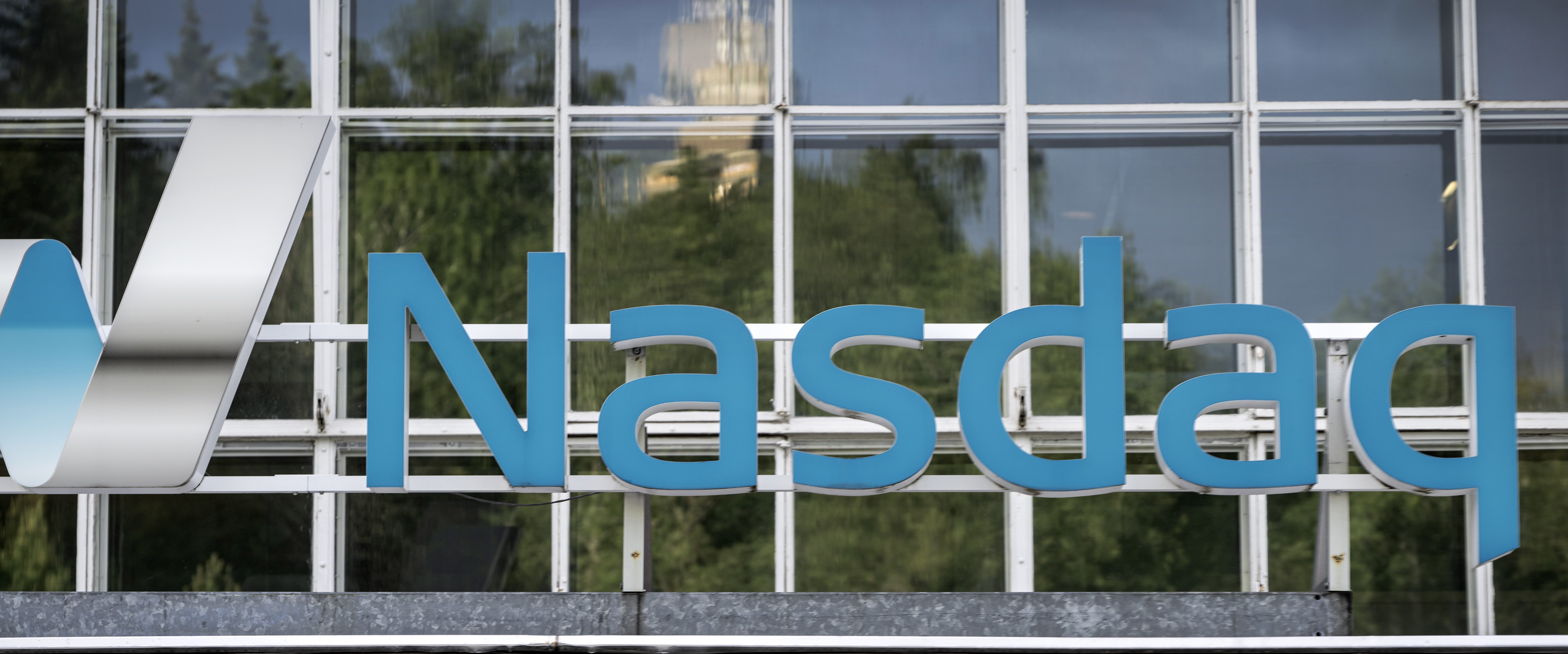 Stockholmsbörsen backar med Swedbank som sänke. Arkivbild Foto: Anders Wiklund/TT