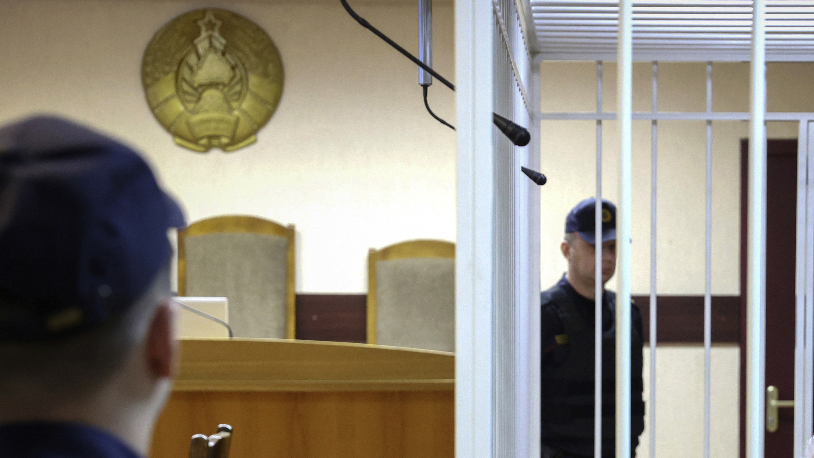 En tysk medborgare har dömts till döden i Belarus. Arkivbild från en domstol i Minsk. Foto: Vitaly Pivovarchyk/AP/TT