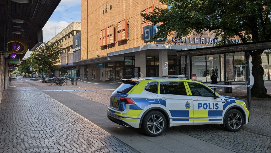 En person har avlidit efter en skjutning på Drottninggatan i centrala Gävle under natten till söndagen, Foto: Roger Nilsson/Blåljusmedia