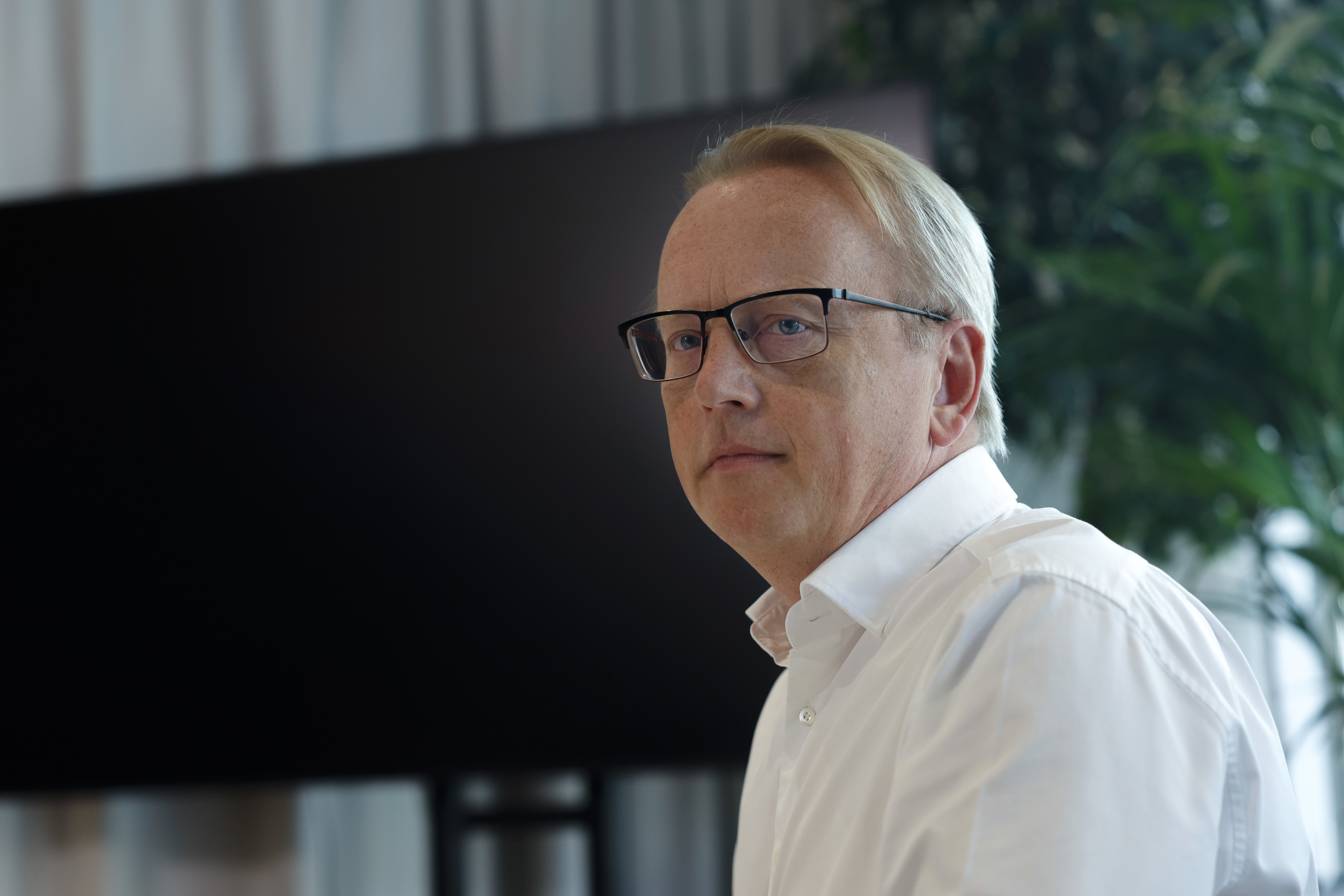 S näringspolitiska talesperson Fredrik Olovsson presenterar nya förslag på tisdagen. Foto: Nicklas Thegerström/TT