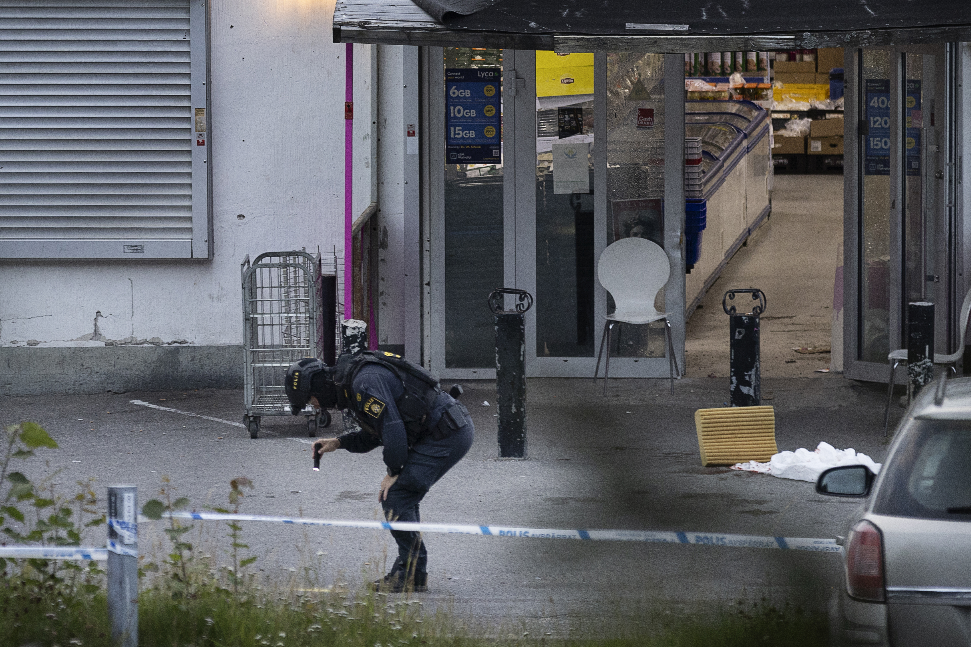 Förra veckan kastades en handgranat in i en butik i Geneta i Södertälje och en kvinna skadades allvarligt. Arkivbild. Foto: Mickan Mörk/TT