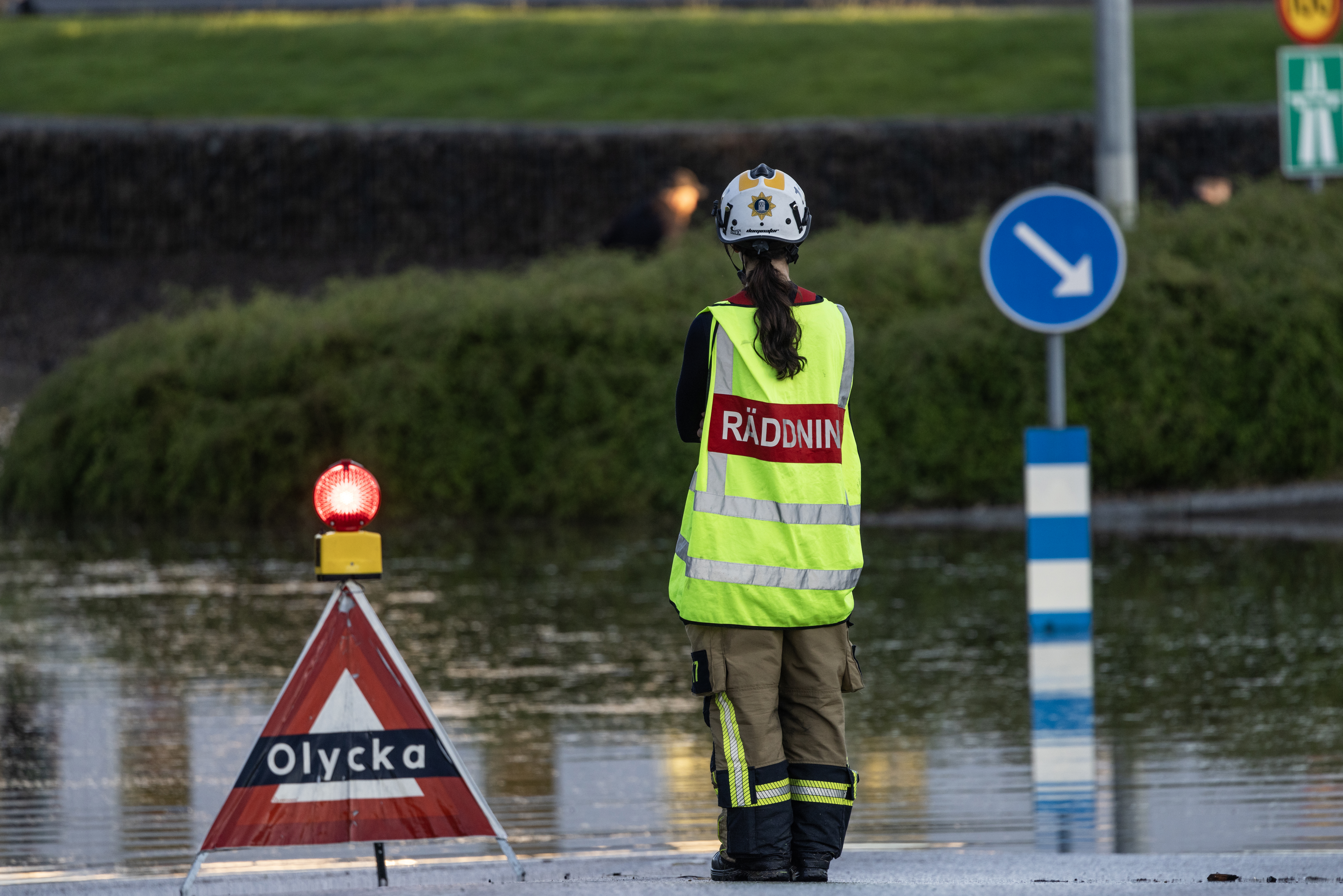 En del av E45 stängdes av i höjd med Tösslanda, mellan Lilla Edet och Trollhättan i Västergötland, efter ett kraftigt skyfall. Arkivbild. Foto: Joachim Nywall/TT