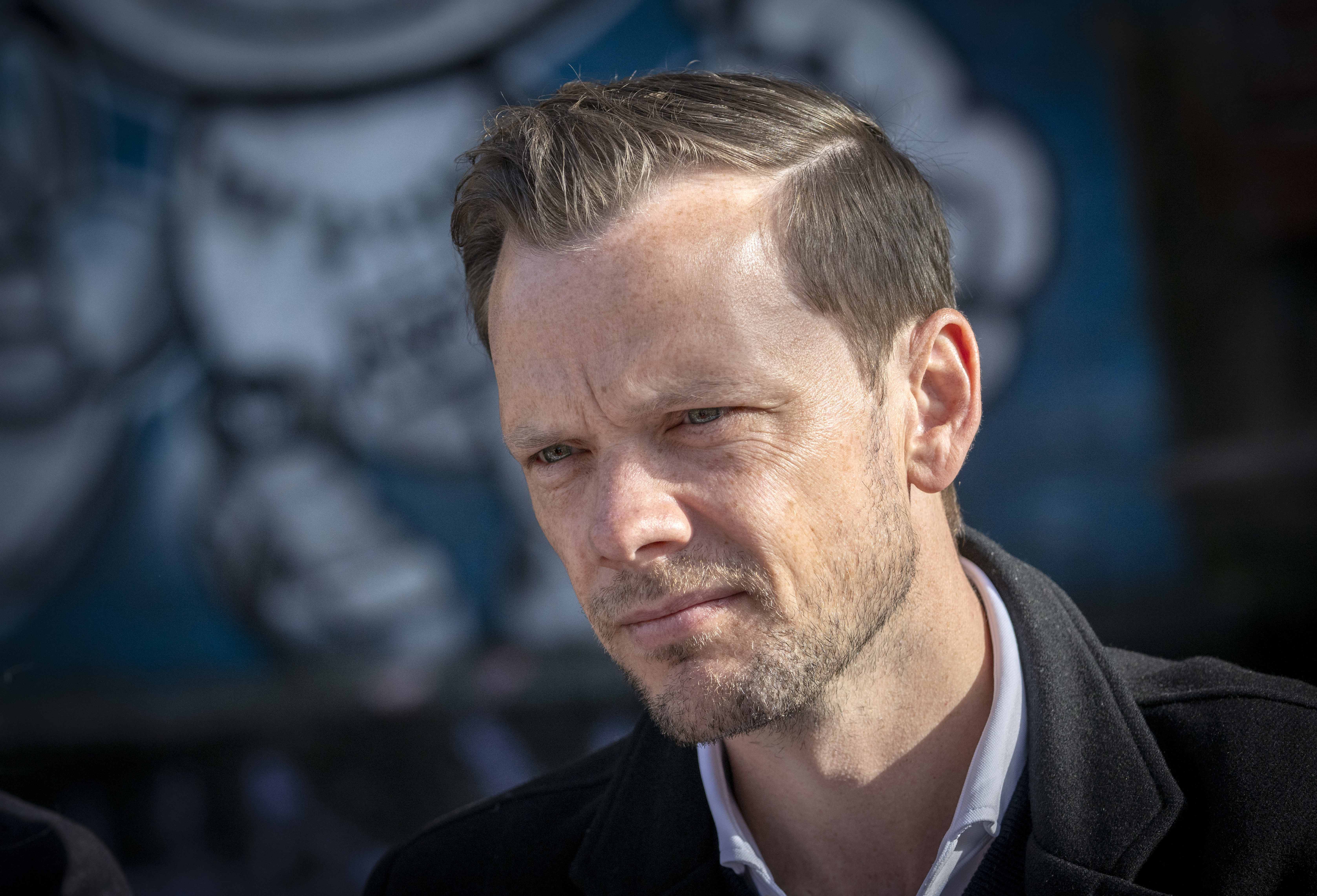 Danmarks justitieminister Peter Hummelgaard (S) säger att det är "djupt oacceptabelt" att unga personer från Sverige betalas för att begå brott i Danmark. Arkivbild. Foto: Johan Nilsson/TT