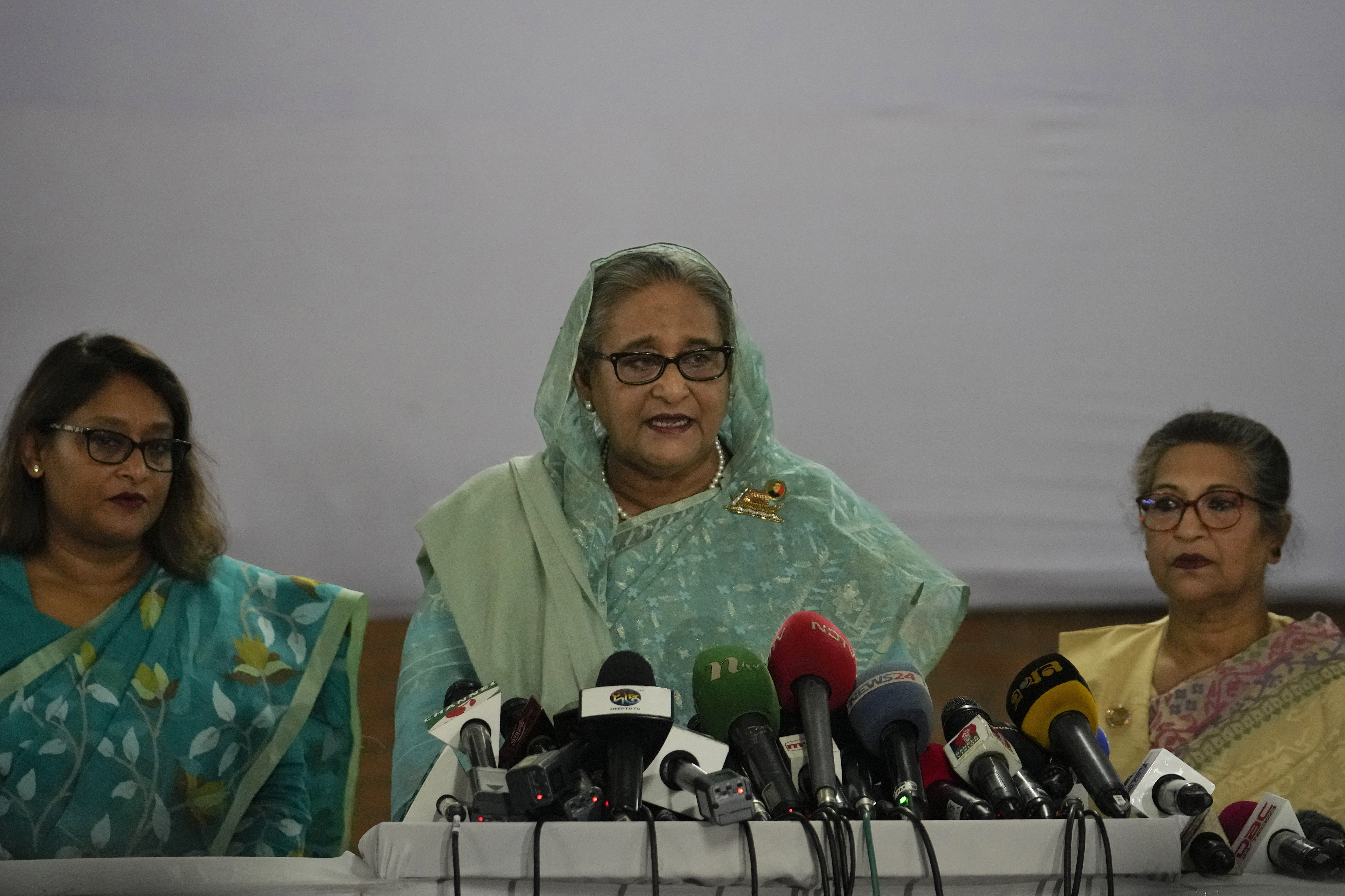 Bangladeshs tidigare premiärminister Sheikh Hasina är en av flera som utreds i ett mordfall efter att en polis dödade en man i juli. Arkivbild. Foto: Altaf Qadri/AP/TT