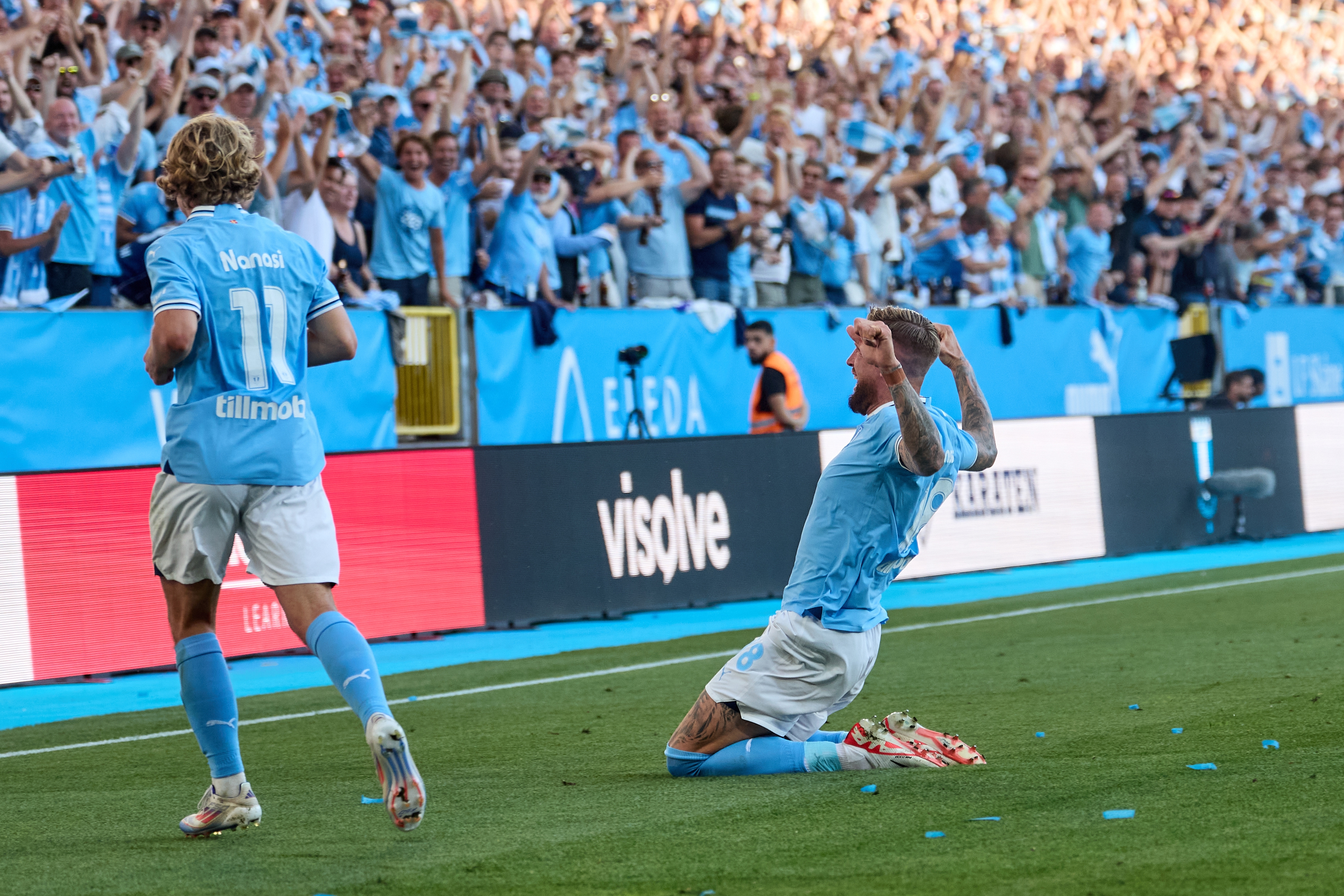 Malmö FF:s Pontus Jansson firar ett mål i Champions League-kvalet mot Paok Thessaloniki. Arkivbild. Foto: Anders Bjurö/TT