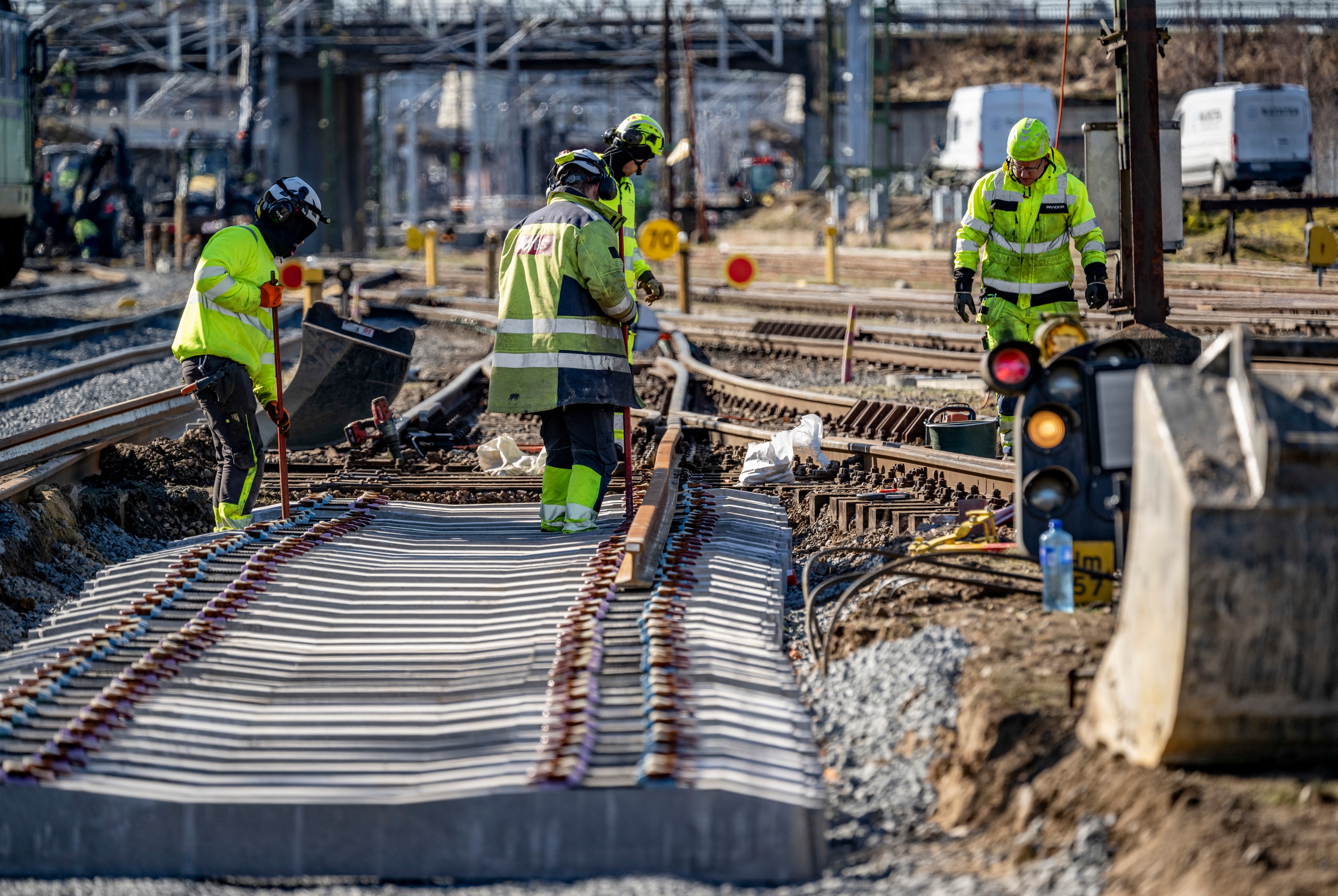 Regeringen aviserar stora satsningar på att rusta upp vägar och järnvägar. Arkivbild. Foto: Johan Nilsson/TT