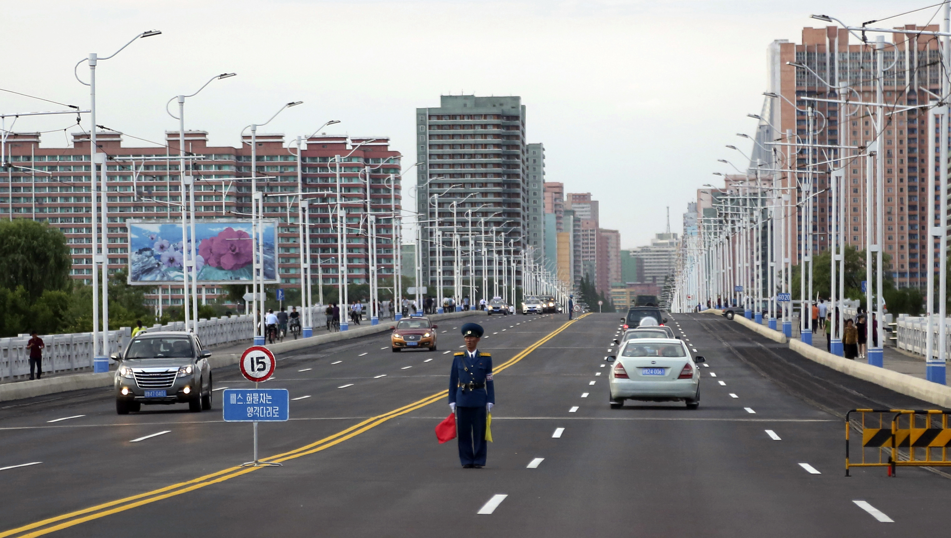 Svenska diplomater arbetar för första gången på drygt fyra år på plats i Nordkoreas huvudstad Pyongyang. Arkivbild. Foto: Dita Alangkara/AP/TT