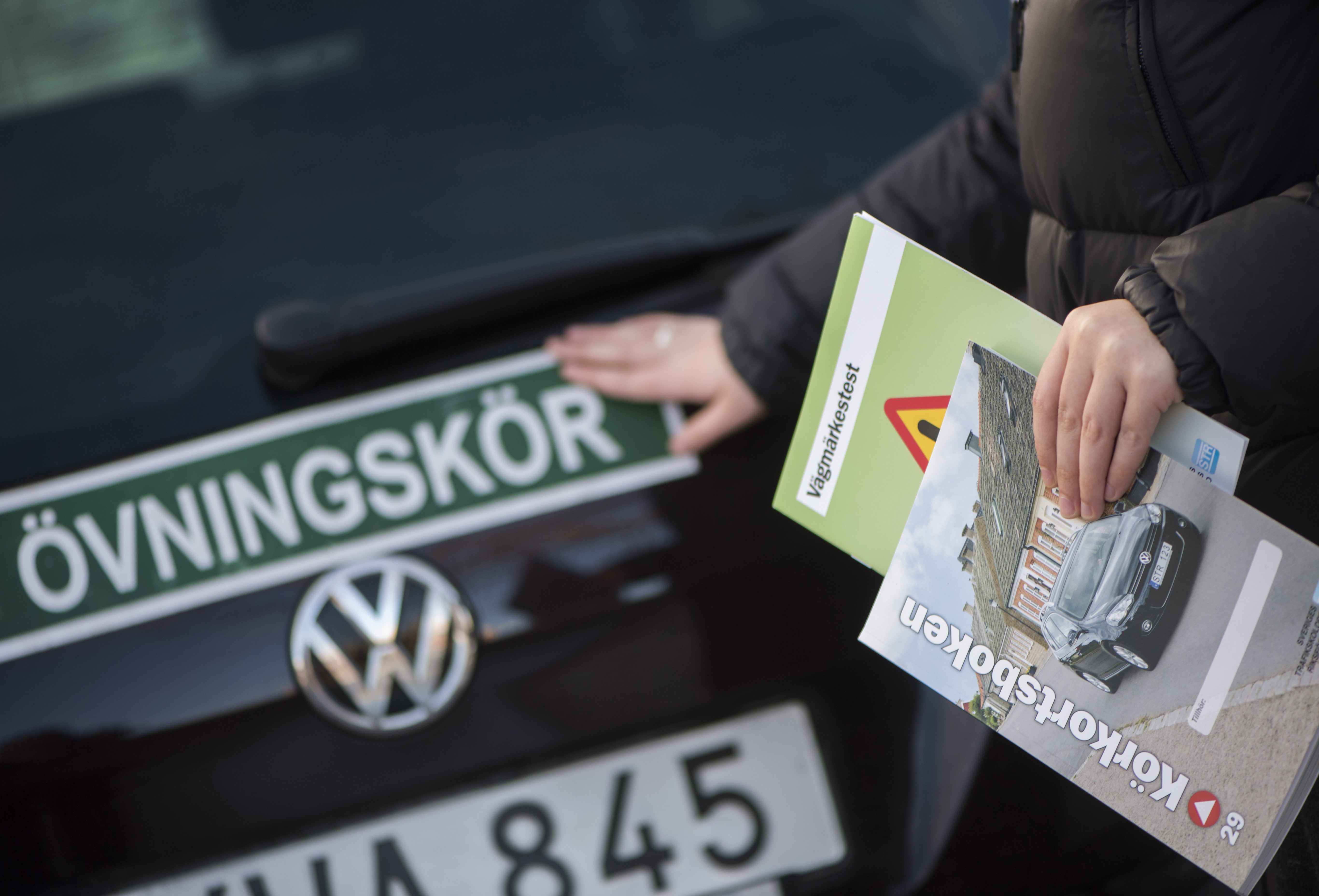 Transportstyrelsen ser betydande trafiksäkerhetsrisker med anledning av körkortsturismen. Arkivbild. Foto: Fredrik Sandberg/TT