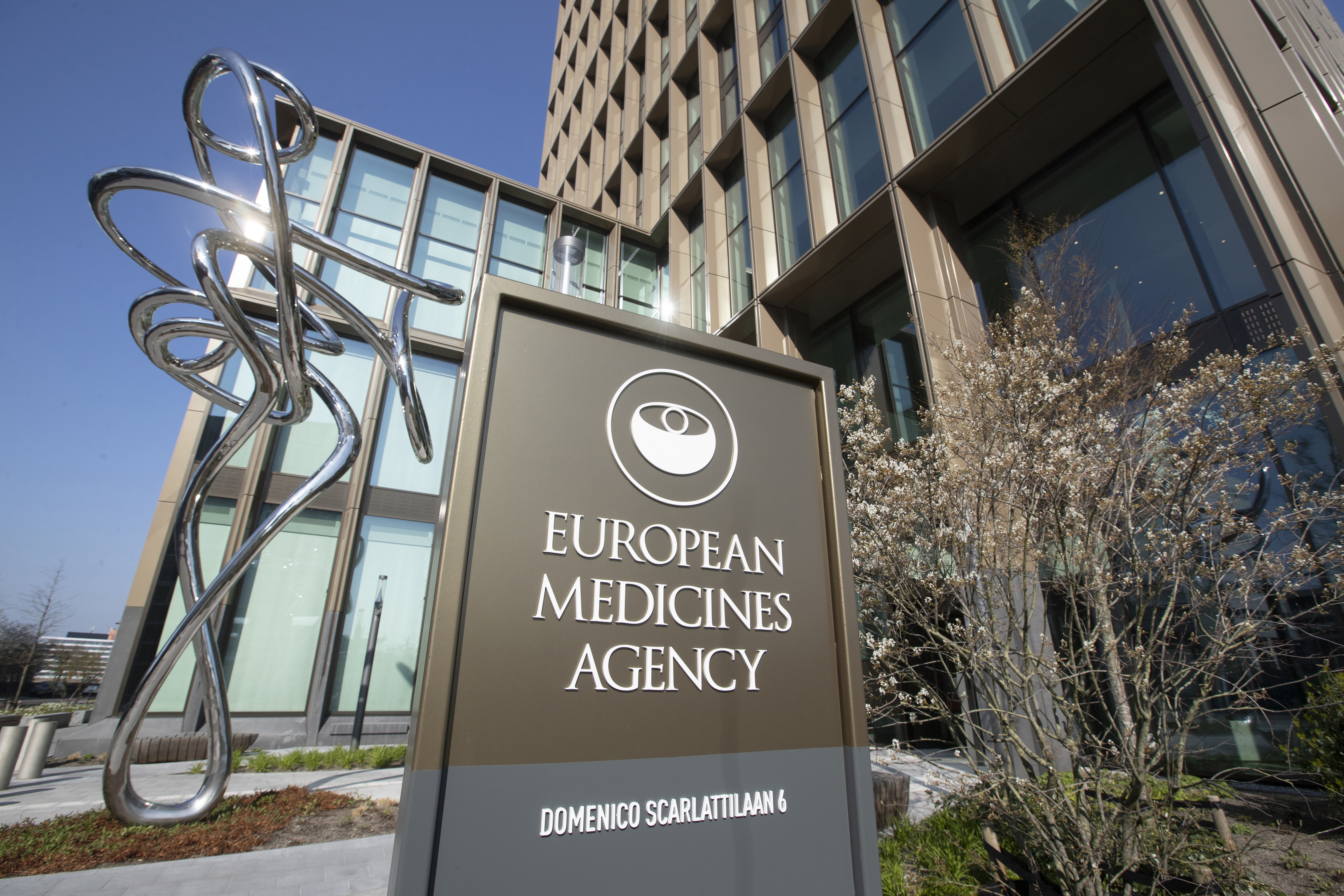 Självmordstankar och självskadebeteende kan vara möjliga biverkning av läkemedlen, vilket lett till att den europeiska läkemedelsmyndigheten EMA inlett en granskning. Arkivbild. Foto: Peter Dejong/AP/TT