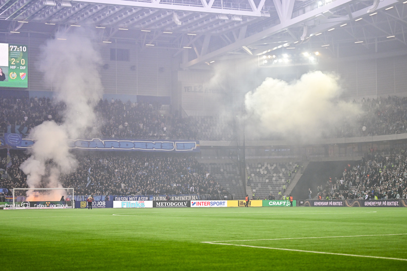 Söndagens fotbollsmatch i allsvenskan på Tele2 Arena i Stockholm avbröts. Foto: Magnus Lejhall/TT