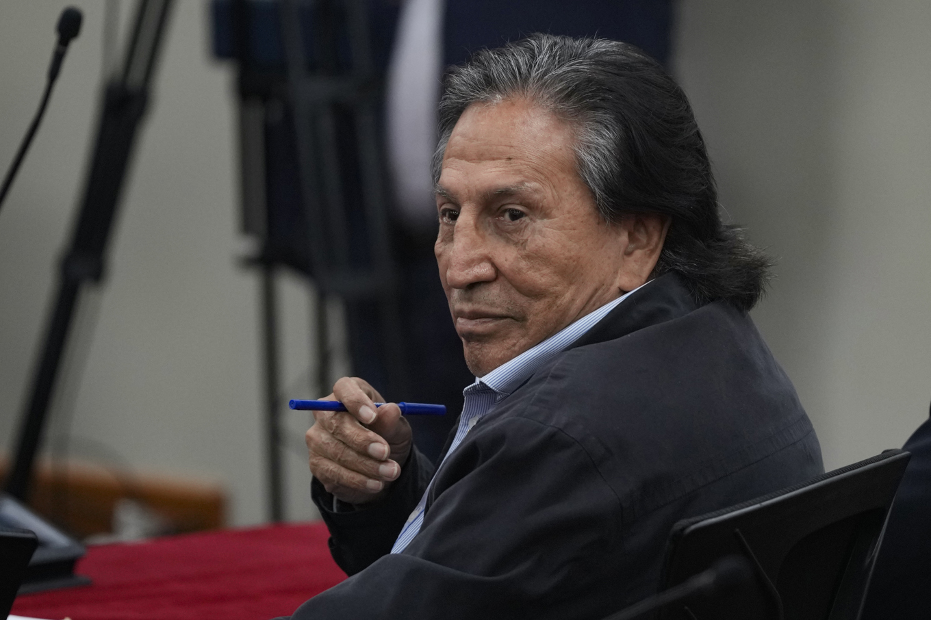 En av Perus tidigare presidenter, Alejandro Toledo, döms till över 20 års fängelse för att ha mutats av ett brasilianskt byggbolag. Foto: Guadalupe Pardo/AP/TT