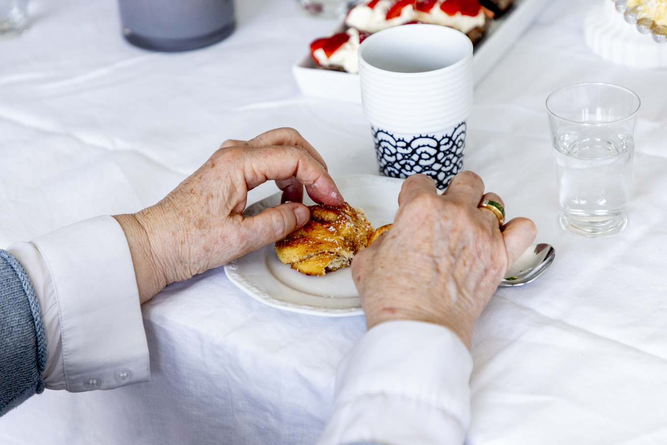 Många kommuner anser att det är oklart huruvida det är tillåtet att begära registerutdrag för personer som ska anställas inom hemtjänsten. Arkivbild. Foto: Adam Ihse/TT