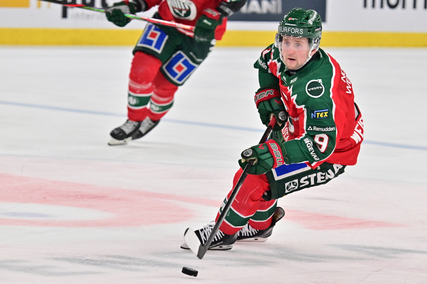 Linus Weissbach debuterar i Tre Kronor efter en succéhöst. Foto: Björn Larsson Rosvall/TT