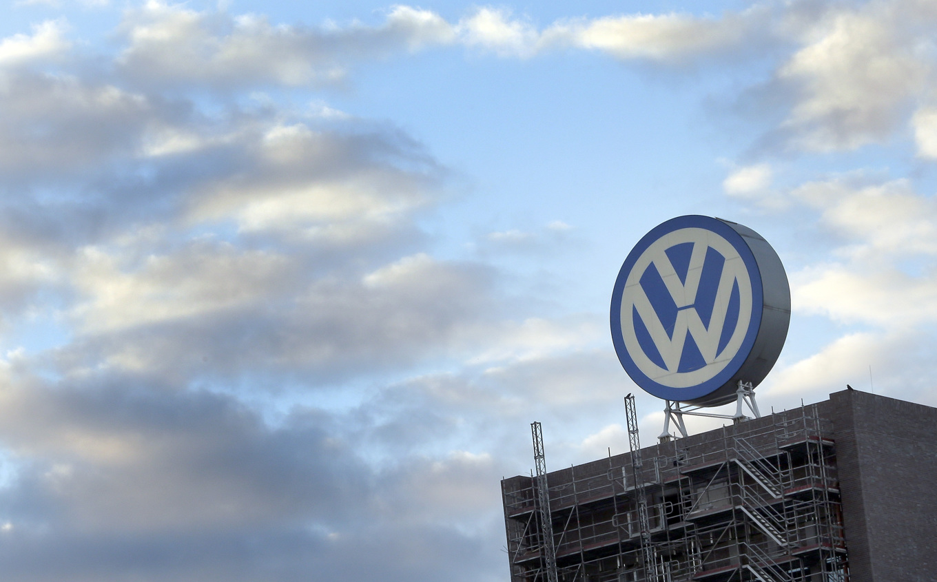 Tyska metallfacket och arbetsgivarna i industrin, där bland annat Volkswagen är en stor spelare, har enats om nytt löneavtal. Arkivbild. Foto: Michael Sohn/AP/TT