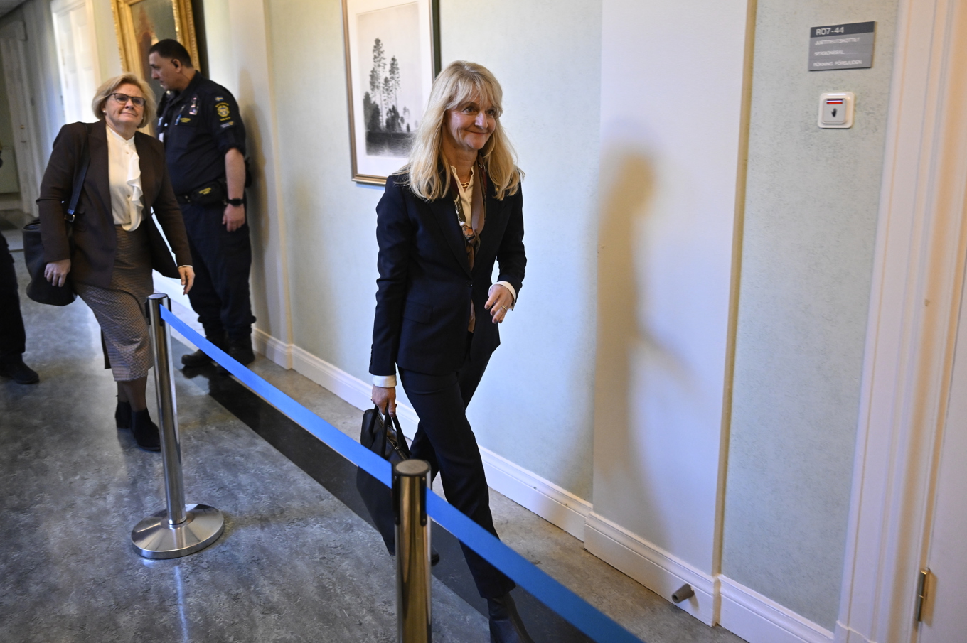 Säkerhetspolischef Charlotte von Essen och Rikspolischefen Petra Lundh ankommer till justitieutskottets sammanträde i riksdagen. Foto: Henrik Montgomery/TT