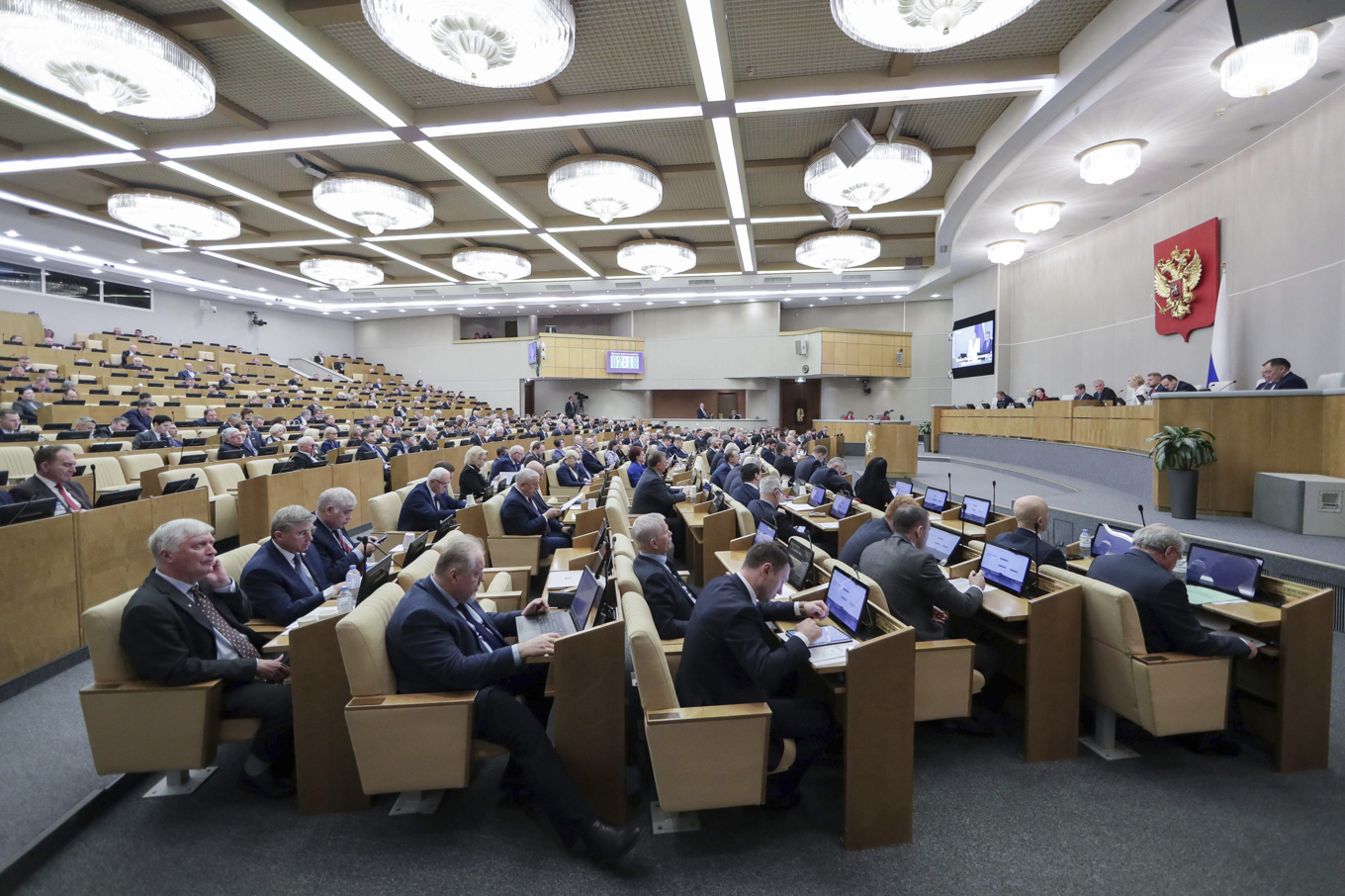 Ryska underhuset, statsduman, röstar igenom nästa års budget. Foto: Foto: Statsduman via AP