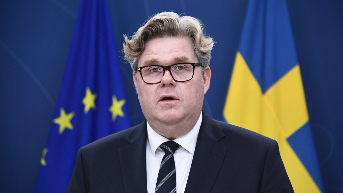 Justitieminister Gunnar Strömmer (M) presenterar förslaget om att slopa tillstånd för kameraövervakning. Arkivbild. Foto: Lars Schröder/TT