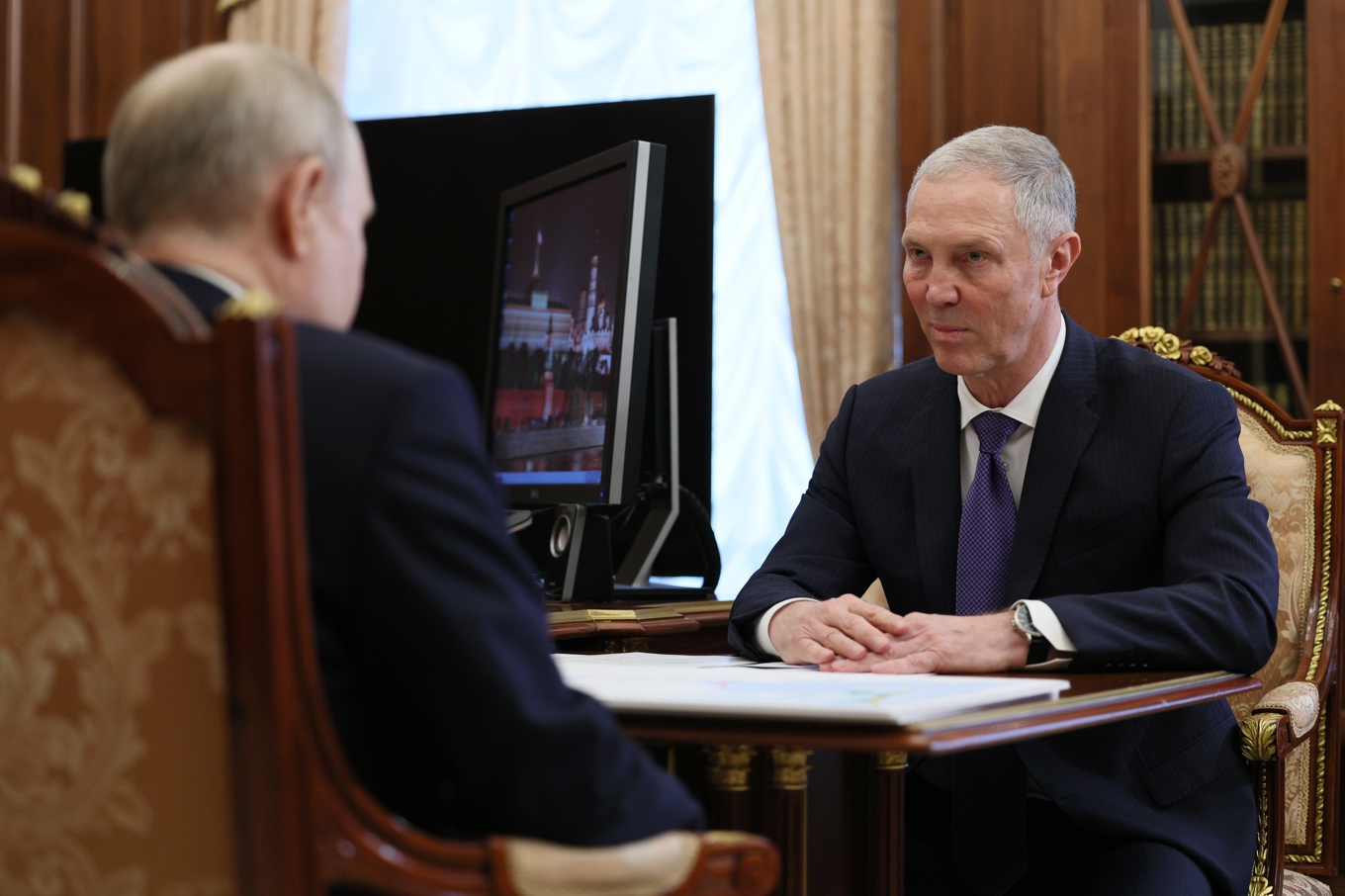 Chersonregionens av Ryssland tillsatte guvernör Vladimir Saldo under ett möte med president Vladimir Putin. Arkivbild. Foto: Gavriil Grigorov/AP/TT