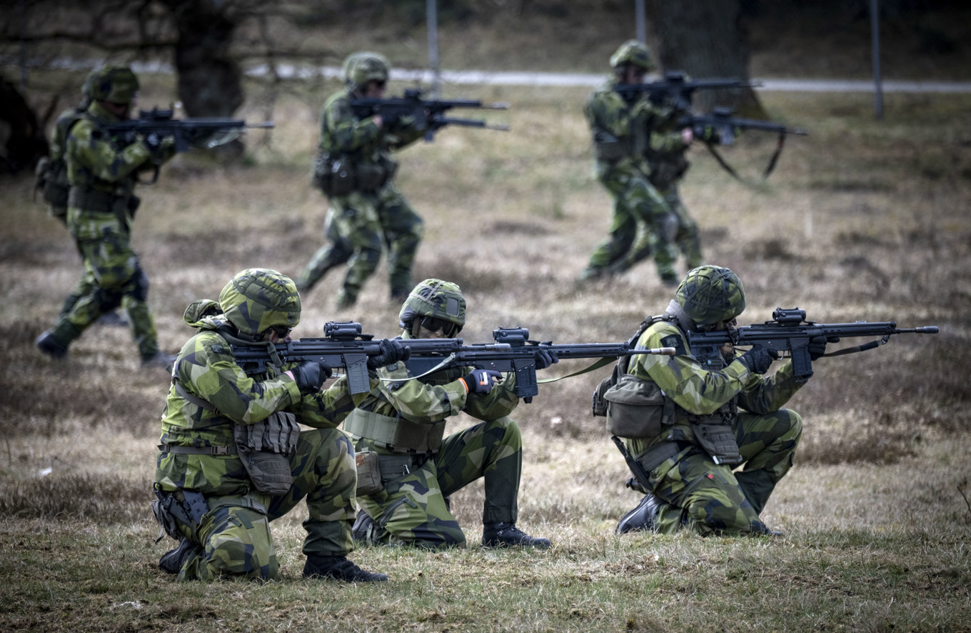 Försvarsmaktens eldhandvapen är slitna och behovet av nya vapen ökar i takt med att försvaret växer. Arkivbild. Foto: Johan Nilsson/TT
