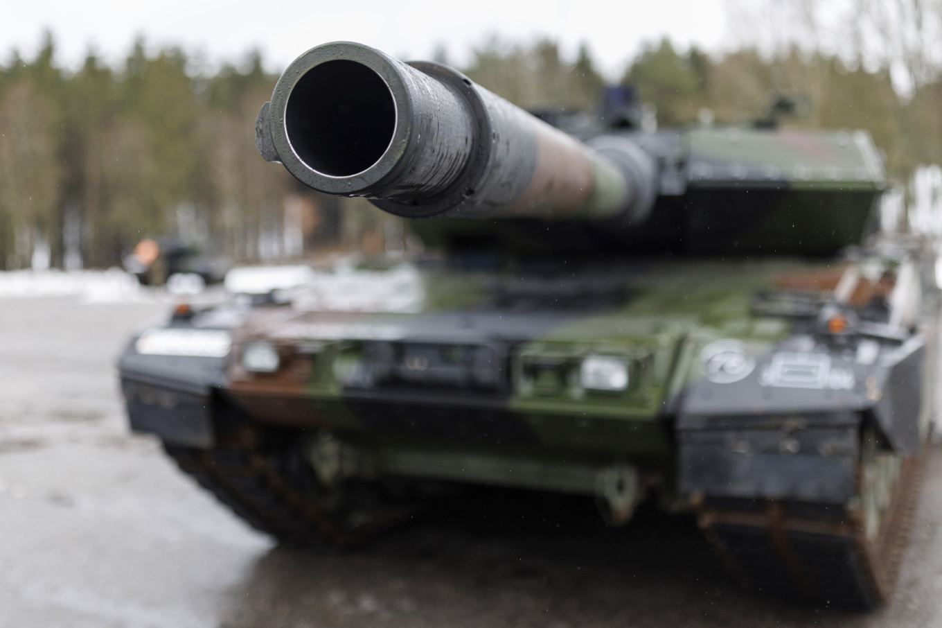 Ett rekordstort försvarspaket har godkänts i Tyskland. På bilden en tysk Leopardstridsvagn. Arkivbild Foto: Daniel Karmann/AP/TT
