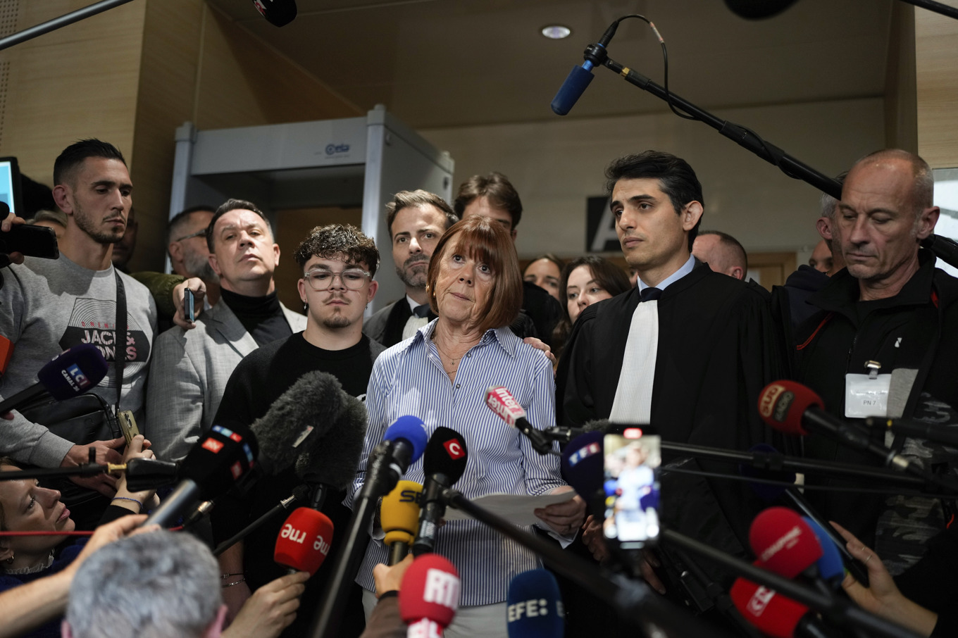 Dominique Pelicot överklagar inte det maxstraff som han har dömts till efter en serie övergrepp på sin exfru Gisèle Pelicot. Bild från rättegången den 19 december. Foto: Lewis Joly/AP/TT