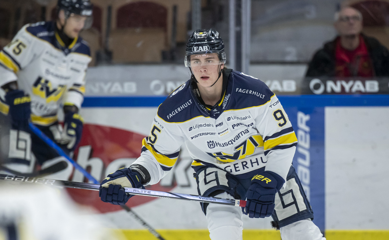 HV71:s Herman Träff blev tvåmålsskytt i gruppfinalen i JVM i Kanada, när Sverige slog Tjeckien med 4–2. Arkivbild. Foto: Pär Bäckström/TT