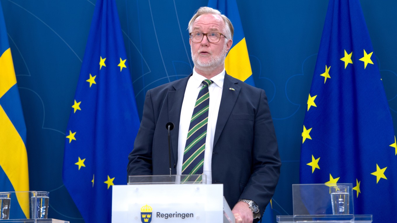 Utbildningsminister Johan Pehrson (L) ska besöka Finland för att diskutera skolsäkerhet. Foto: Marcus Strand