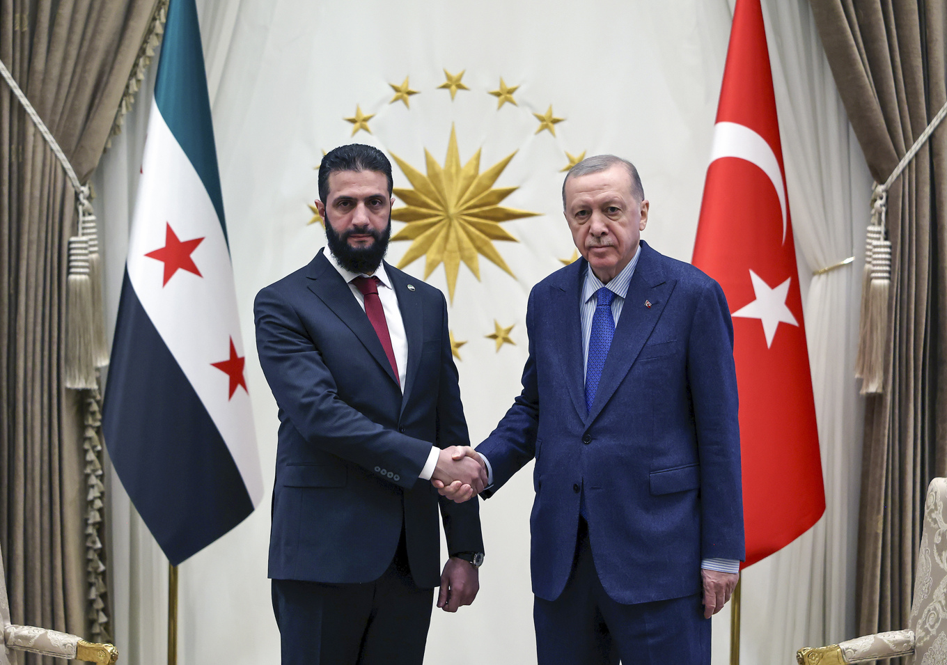 Syriens interimspresident Ahmed al-Sharaa besöker Ankara för möte med Turkiets president Recep Tayyip Erdogan. Foto: Turkiets presidentkansli via AP/TT