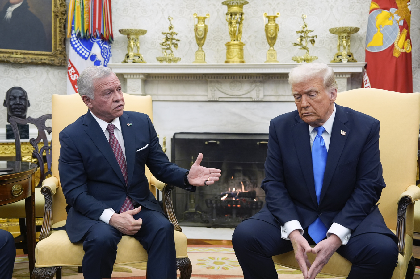 Jordaniens kung Abdullah|II och president Donald Trump i Ovala rummet i Vita huset. Foto: Alex Brandon/AP/TT