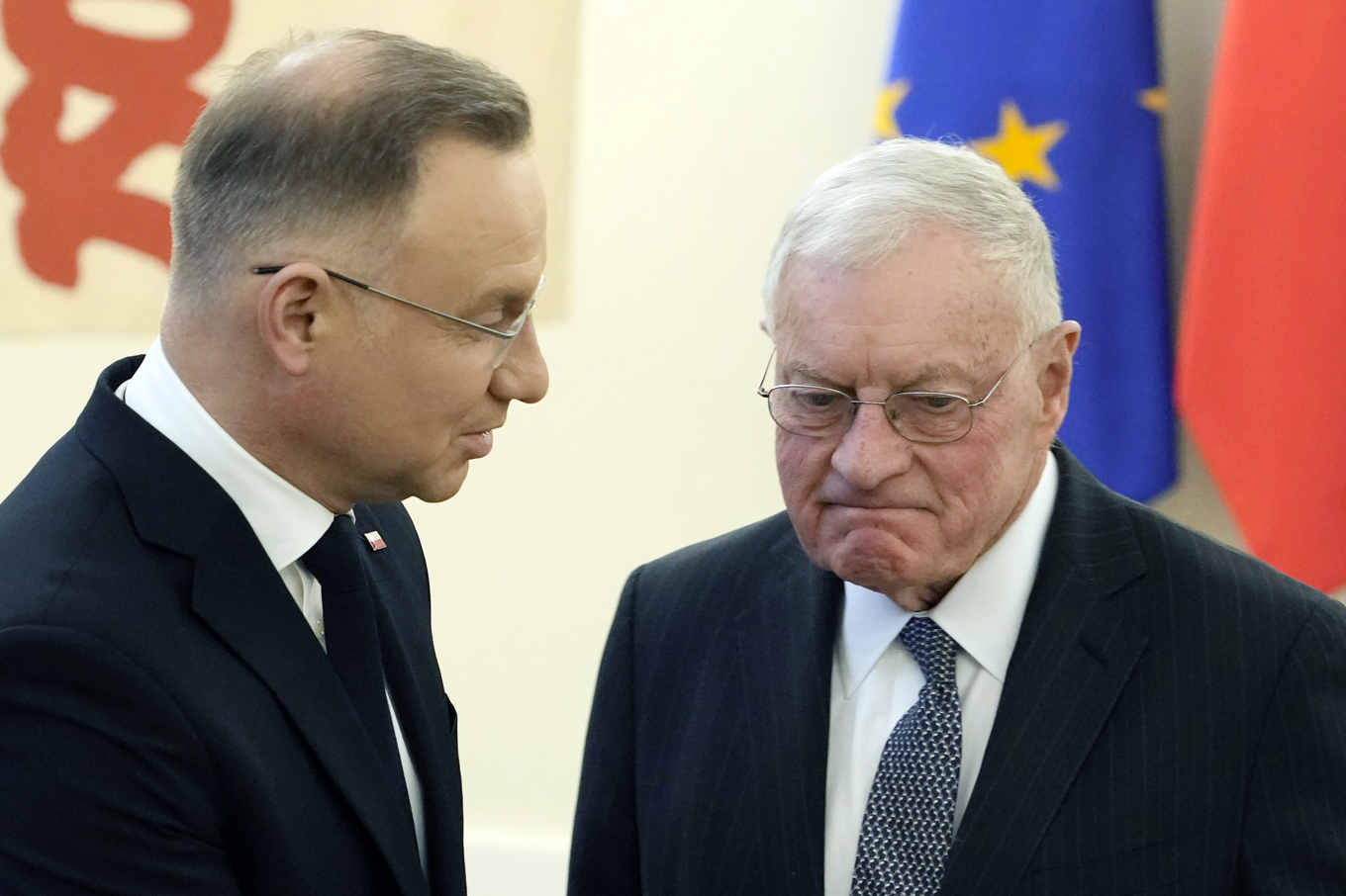 Polens president Andrzej Duda, till vänster, tillsammans med USA:s särskilde Ukrainasändebud Keith Kellogg. Foto: Czarek Sokolowski/AP/TT