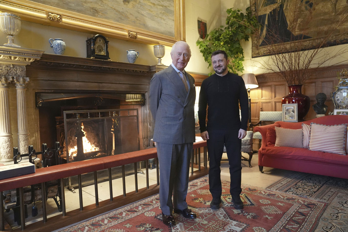 Kung Charles tog emot Volodymyr Zelenskyj på Sandringham. Bild: Joe Giddens/AP/TT