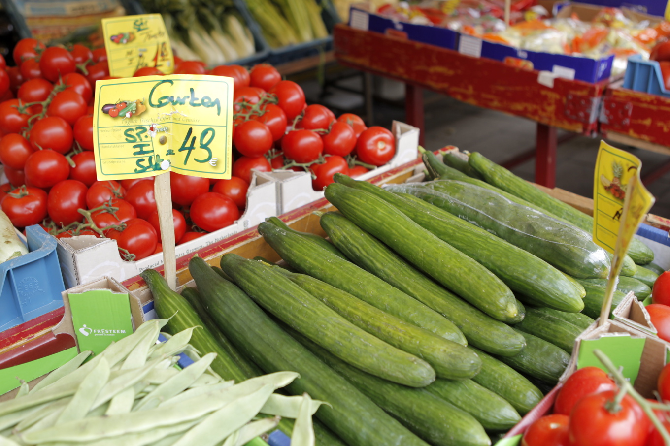 Något lägre inflation i eurozonen, men inte när det gäller livsmedel. Arkivbild Foto: Marius Roeer AP/TT