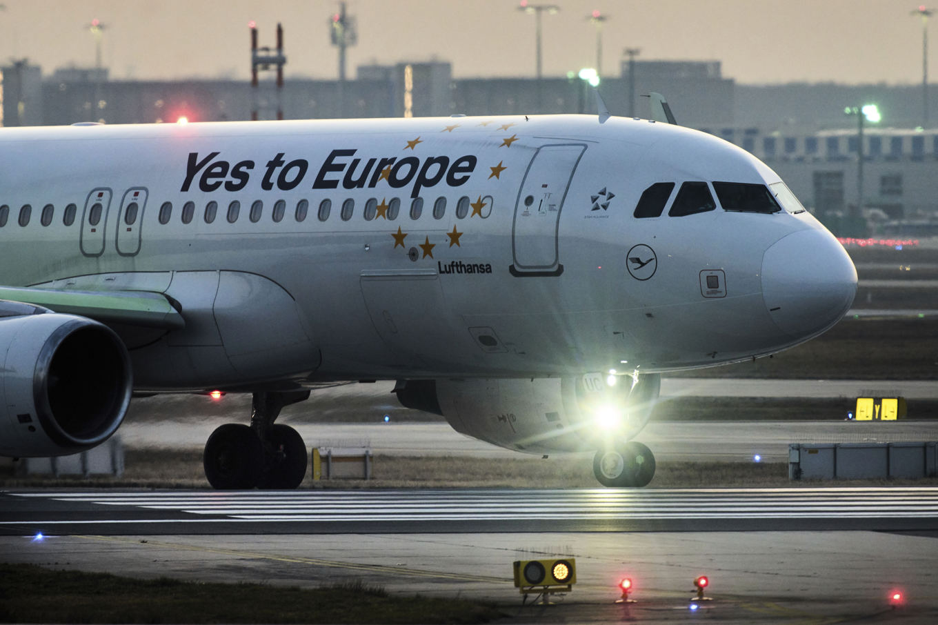 En strejk kan komma att få stor påverkan på flygtrafiken i Tyskland. Foto: Michael Probst/AP/TT
