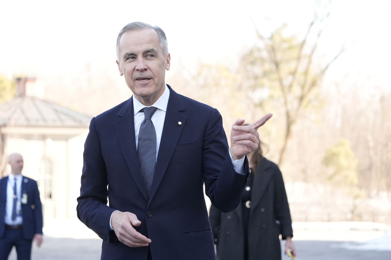 Mark Carney på väg in till installationsceremonin i Ottawa. Foto: Adrian Wyld/The Canadian Press via AP/TT