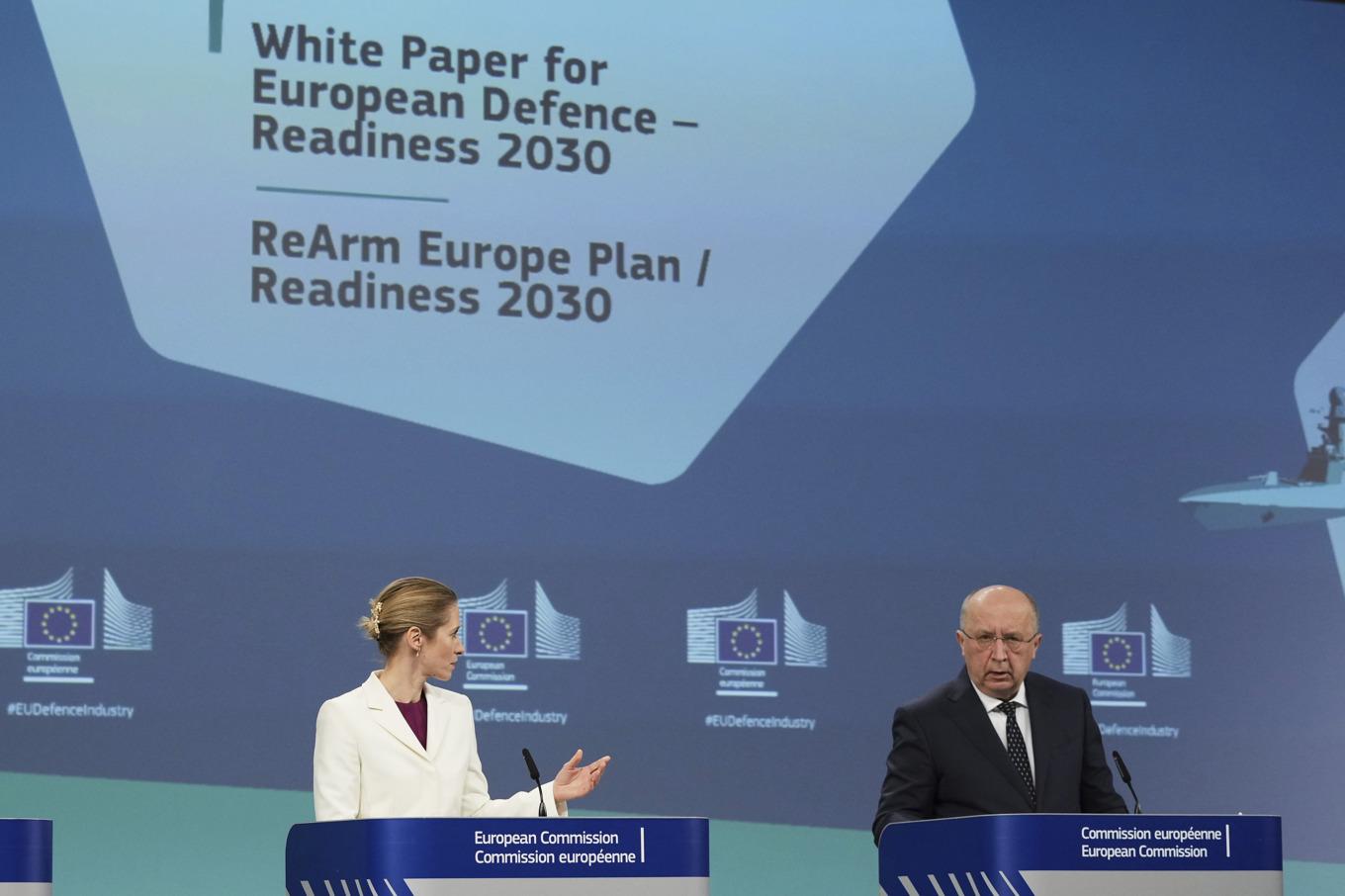 EU:s utrikeschef Kaja Kallas och försvarskommissionären Andrius Kubilius hoppas på miljarder till försvaret i Europa. Foto: Virginia Mayo/AP/TT